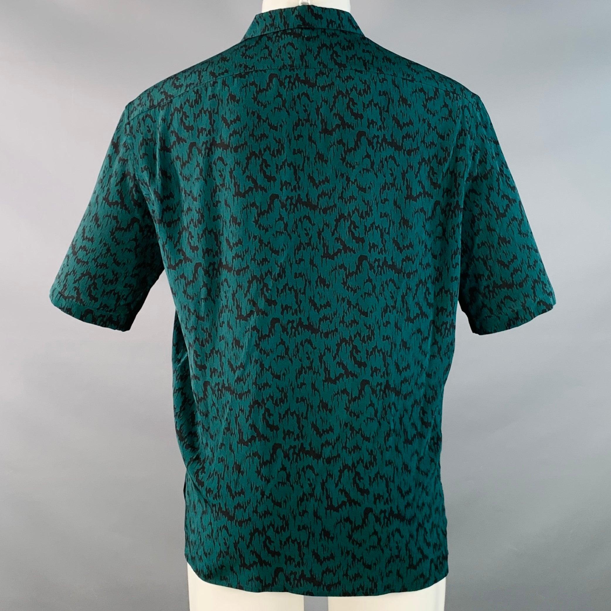 Uomo SAINT LAURENT Taglia S Verde Nero Astratto Zig Zag Seta Colletto Spalmato Camicia a Manica Corta in vendita