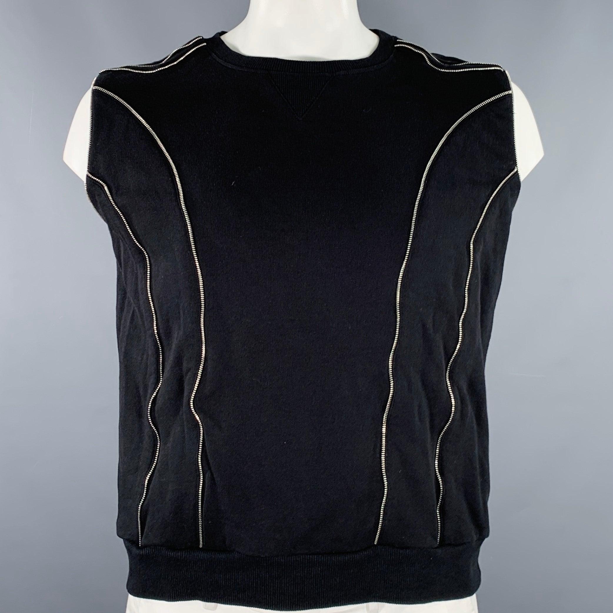 SAINT LAURENT PARIS sweatshirt
in a black cotton knit featuring a silver tone metal zipper design, removable sleeves, and crew neck. Made in France.Excellent Pre-Owned Condition. 

Marked:   XXL 

Measurements: 
 
Shoulder: 18.5 inches Chest: 43