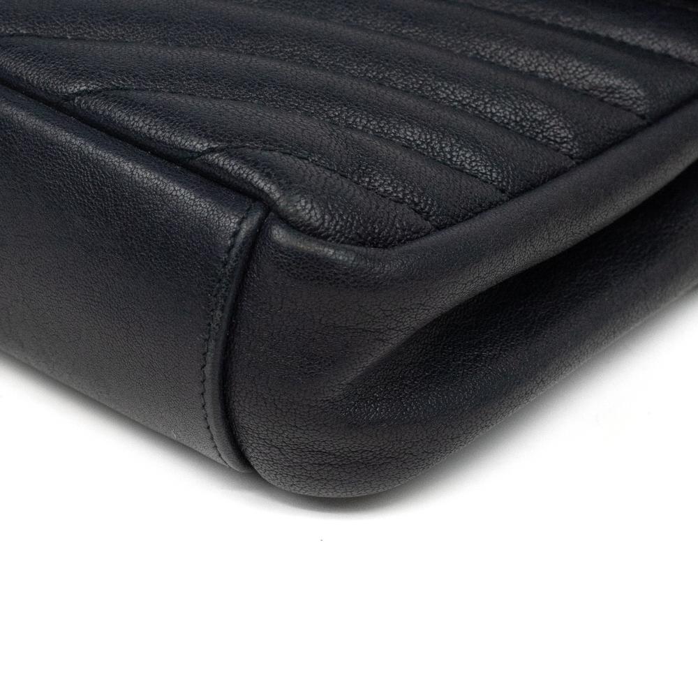 SAINT LAURENT, Small College in black leather 8