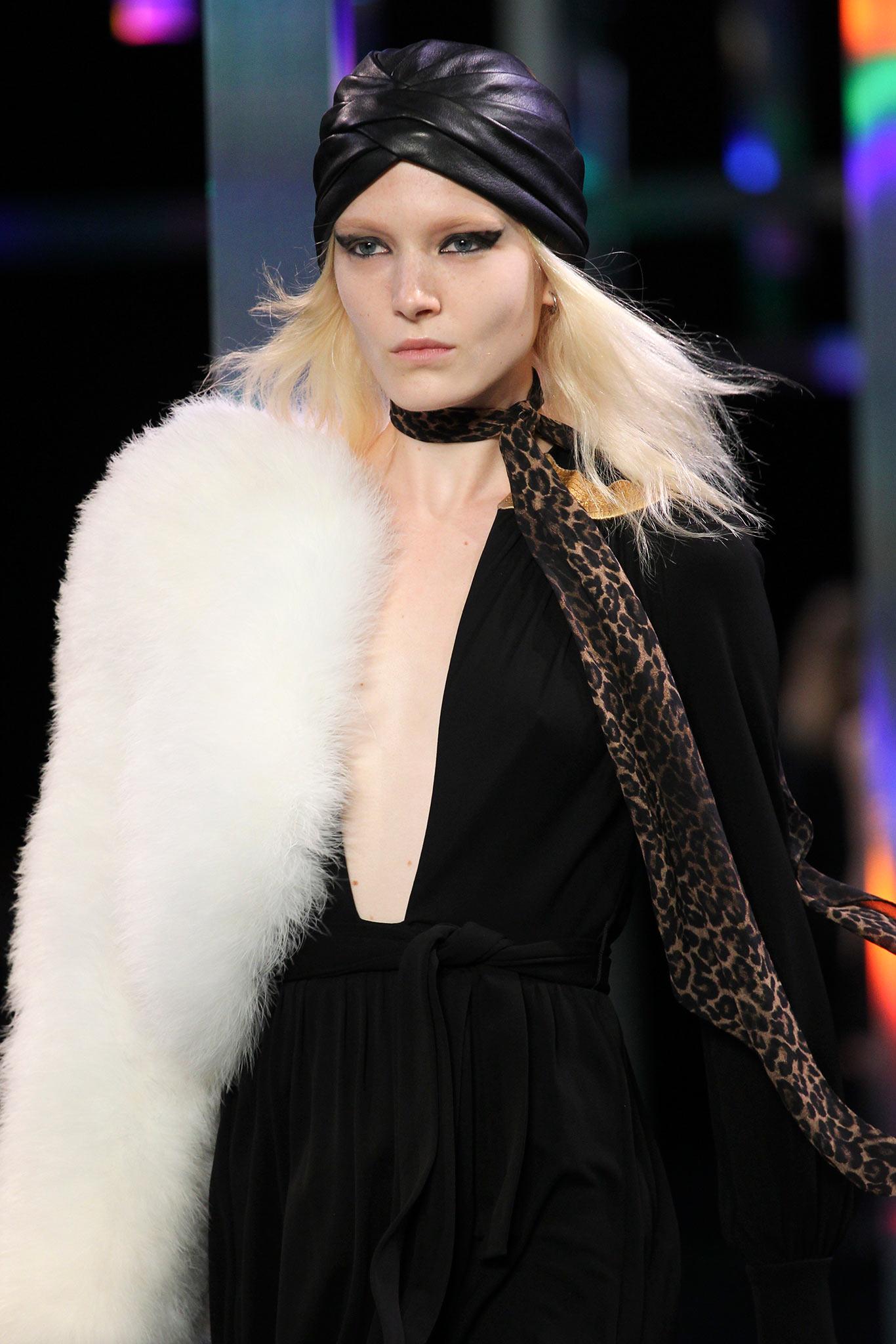 Handmade, beautifully soft and comfortable leather collector turban from Saint Laurent by Hedi Slimane SS 2015 runway

-Black leather
-Fully lined
-Made in France
-100% Lamb leather / Lining 100% Viscose
-SS 2015
-Estimated size: fits Small - Large