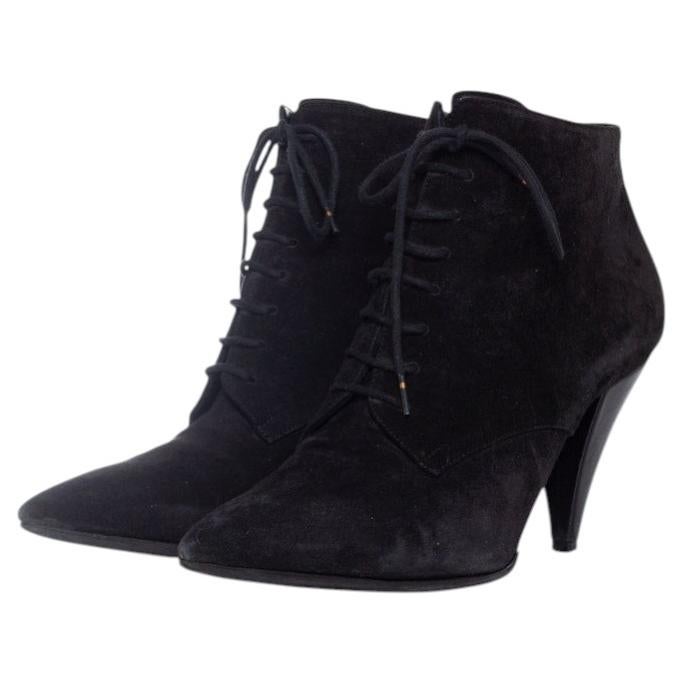 Saint Laurent, Bottines en daim à lacets en vente