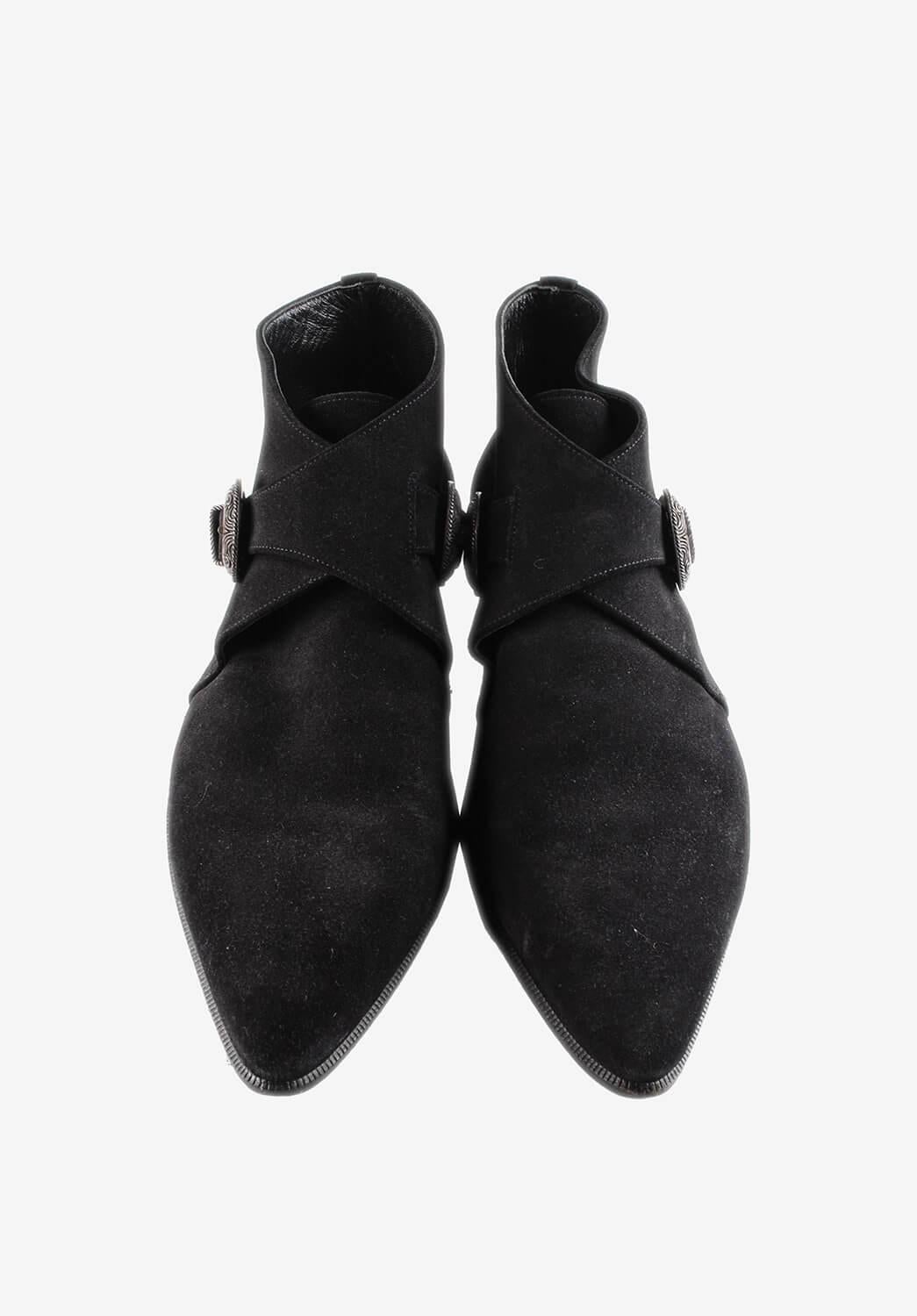 Item for sale is 100% genuine Saint Laurent Suede Leather Duckies
Color: Black
(An actual color may a bit vary due to individual computer screen interpretation)
Material: Suede
Tag size: 44EUR, USA10, UK 9 1/2
These shoes are great quality item.