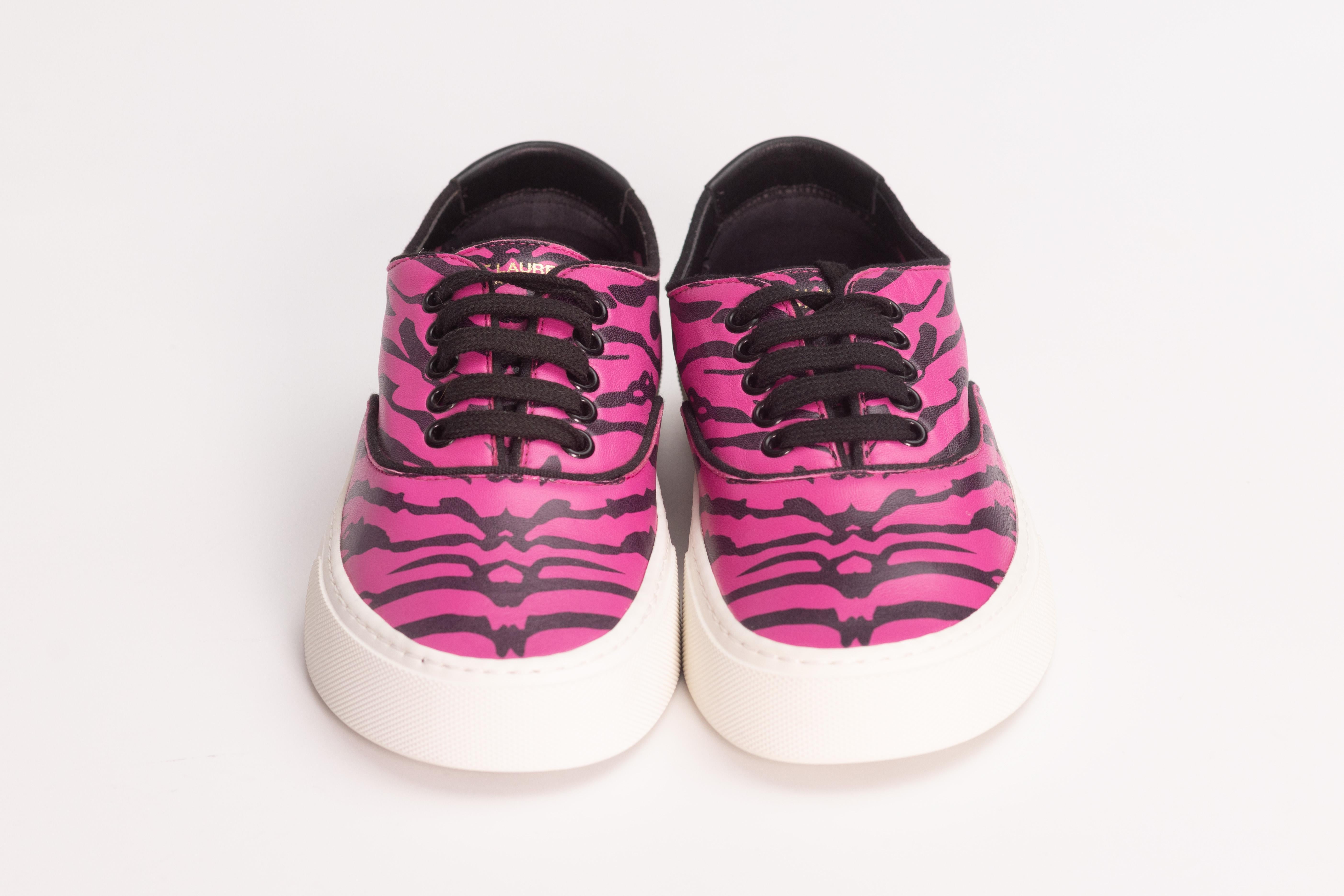 Beige Saint Laurent Venice Low Top Leather Fuchsia Zebra Sneakers (US 6) For Sale
