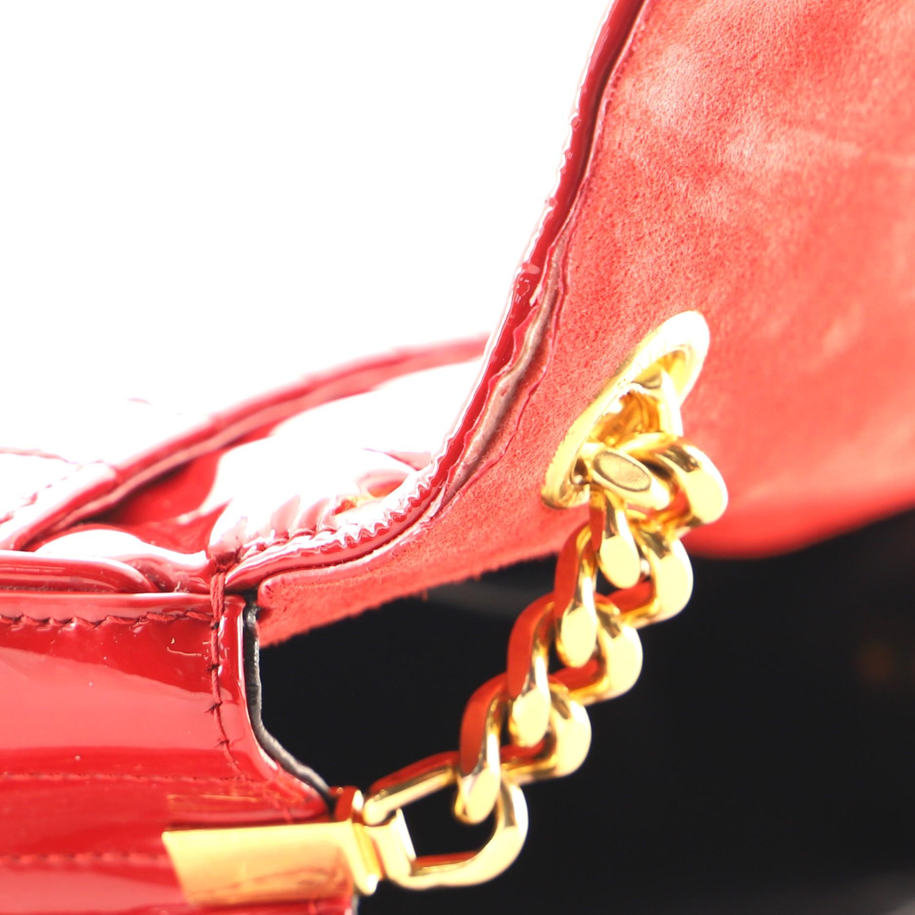 Saint Laurent Vicky Umhängetasche aus gestepptem Lackleder Groß 4