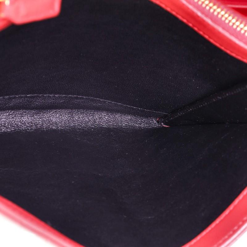 Saint Laurent Saint Laurent Vicky Brieftasche an Kette Vertikales gestepptes Leder 1