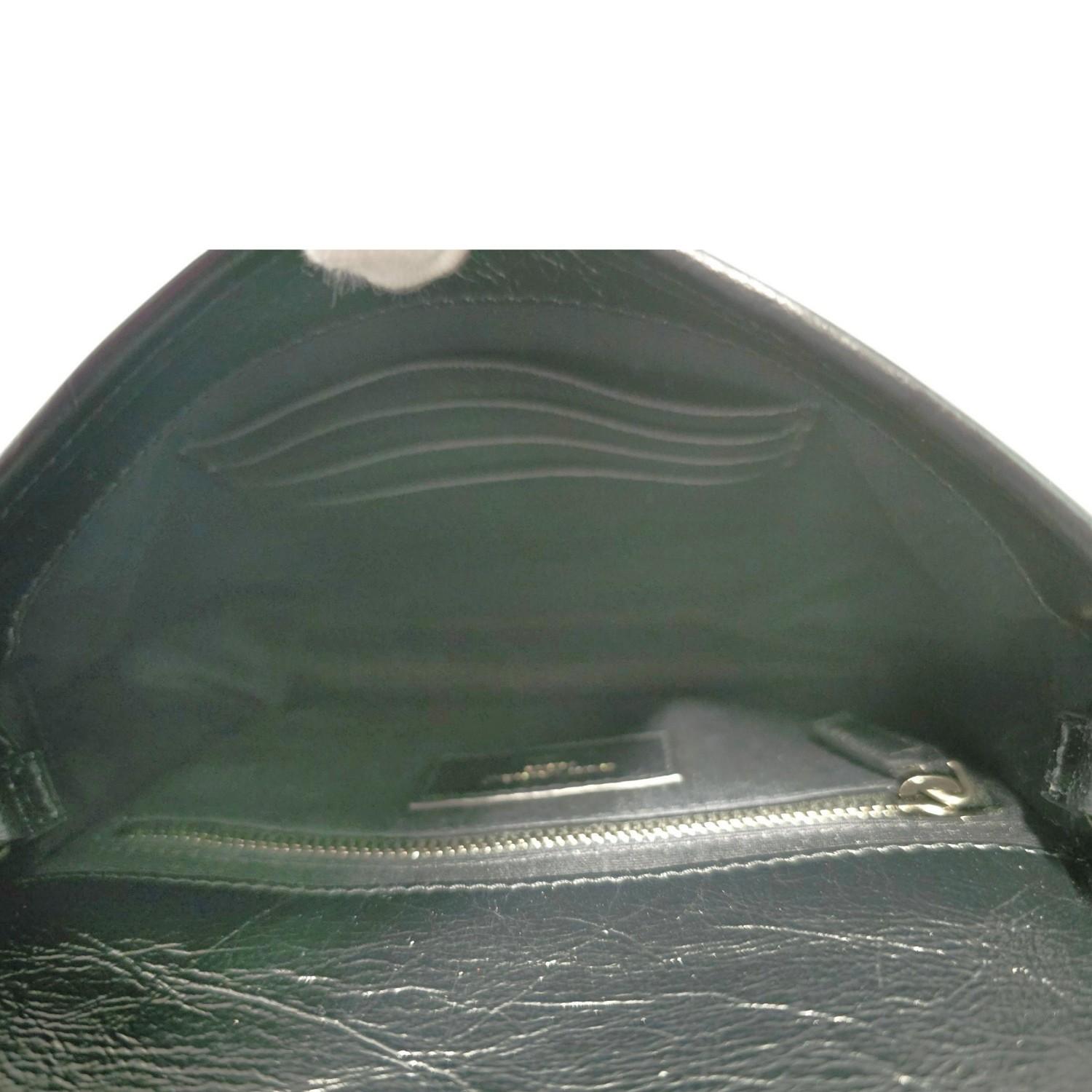 Saint Laurent Vintage Portefeuille Niki en cuir de veau froissé sur chaîne en vente 2