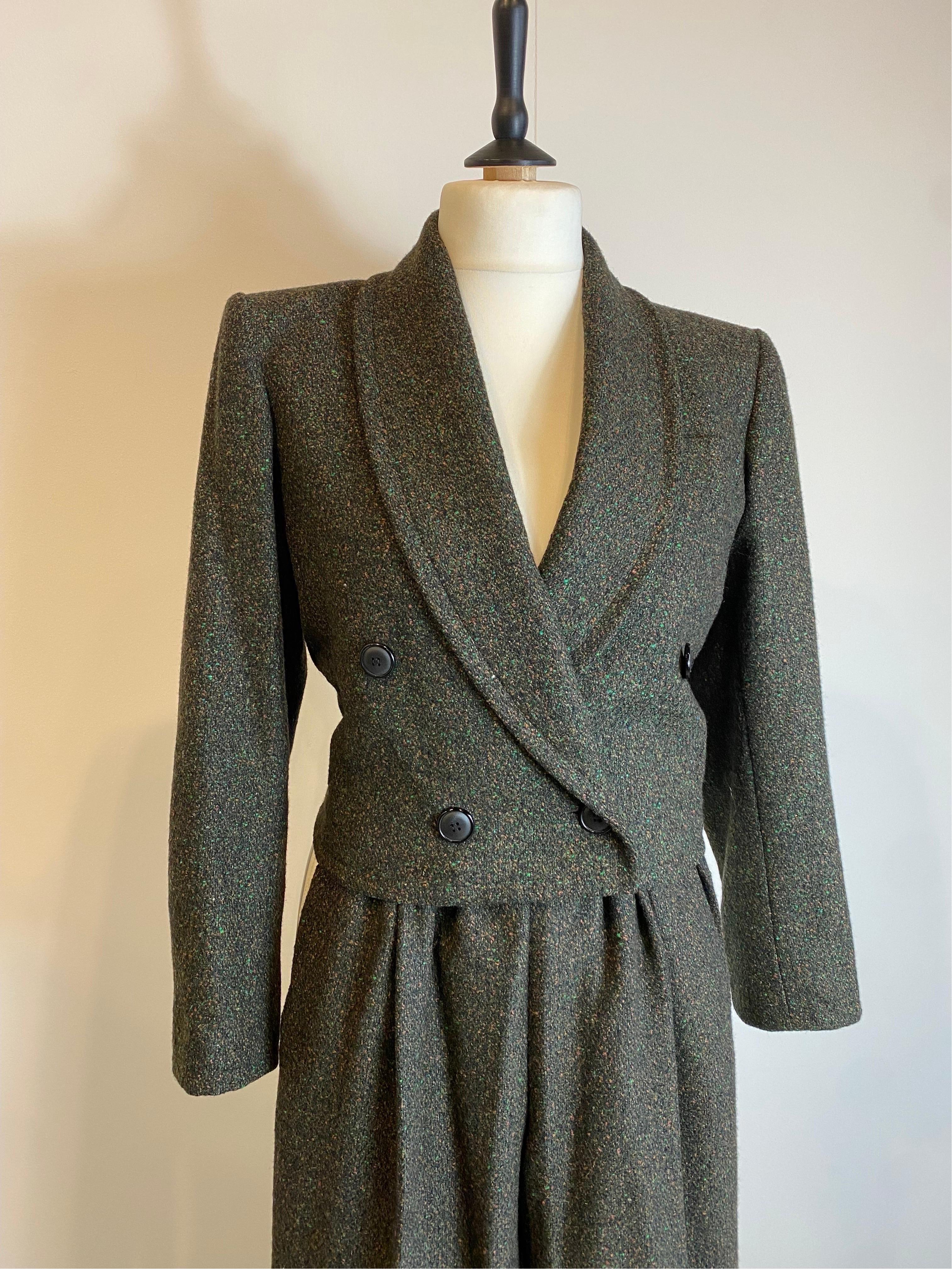 Saint Laurent Vintage-Anzug aus Wolle mit Jacke und Hose im Zustand „Hervorragend“ im Angebot in Carnate, IT