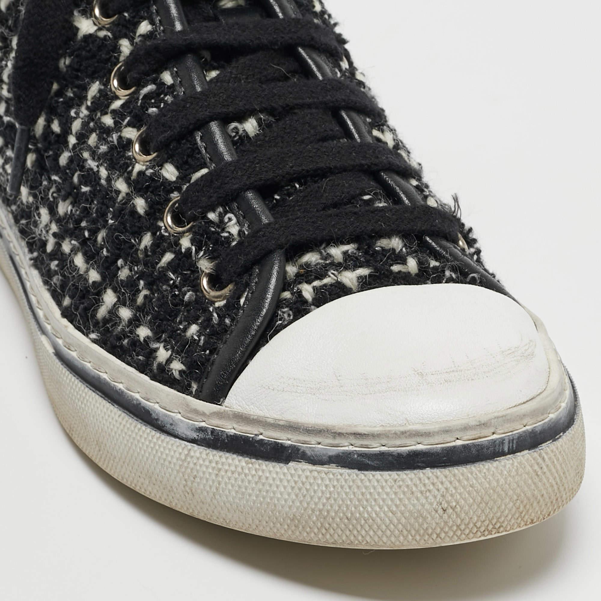 Women's Saint Laurent White/Black Tweed and Leather Bedford High Sneakers Size 36 For Sale
