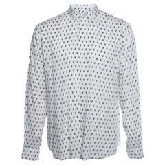 Saint Laurent, camisa blanca con estampado en V 2017