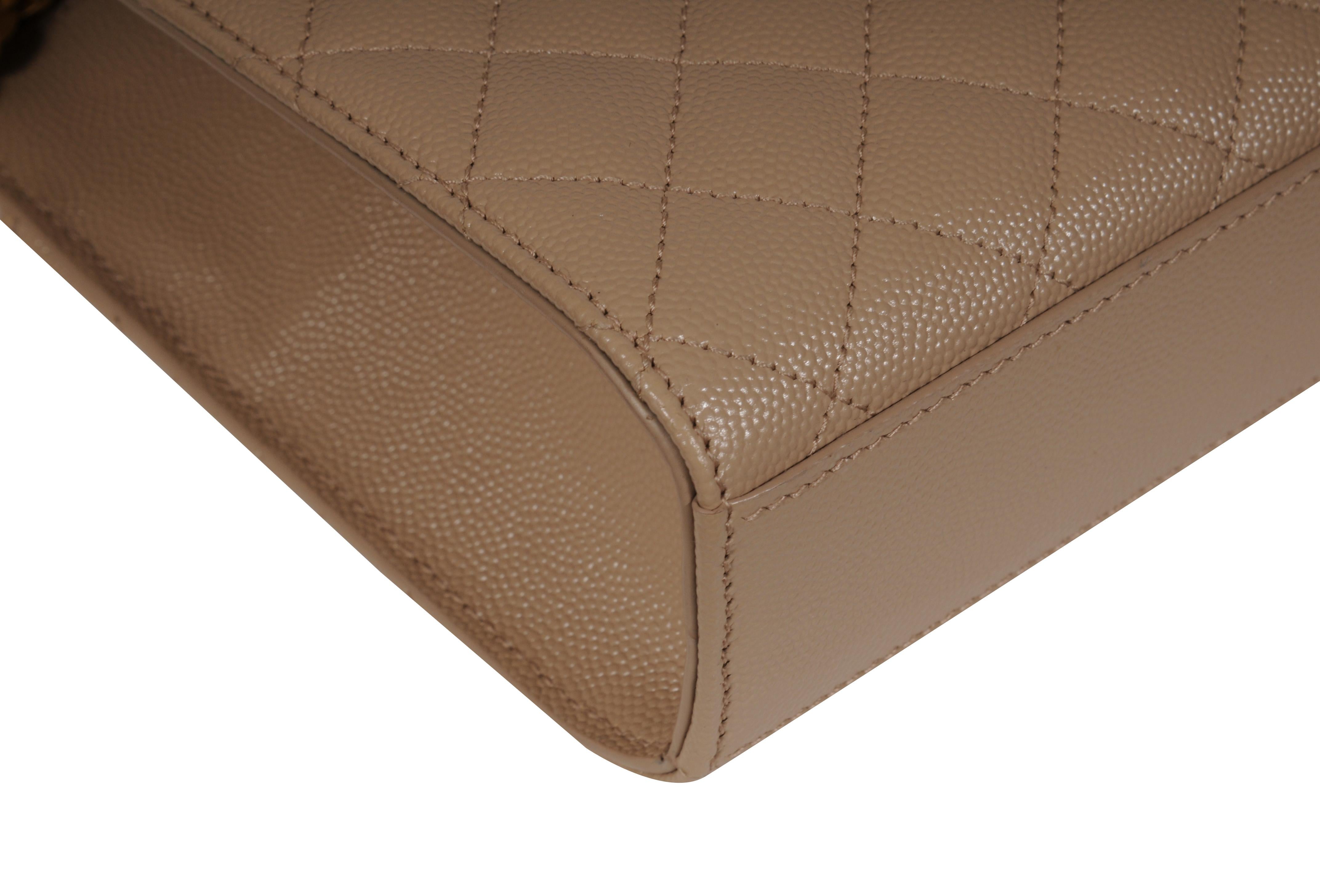Saint Laurent Womens Envelope Medium Gesteppte Strukturierte Leder Umhängetasche Beige im Angebot 7