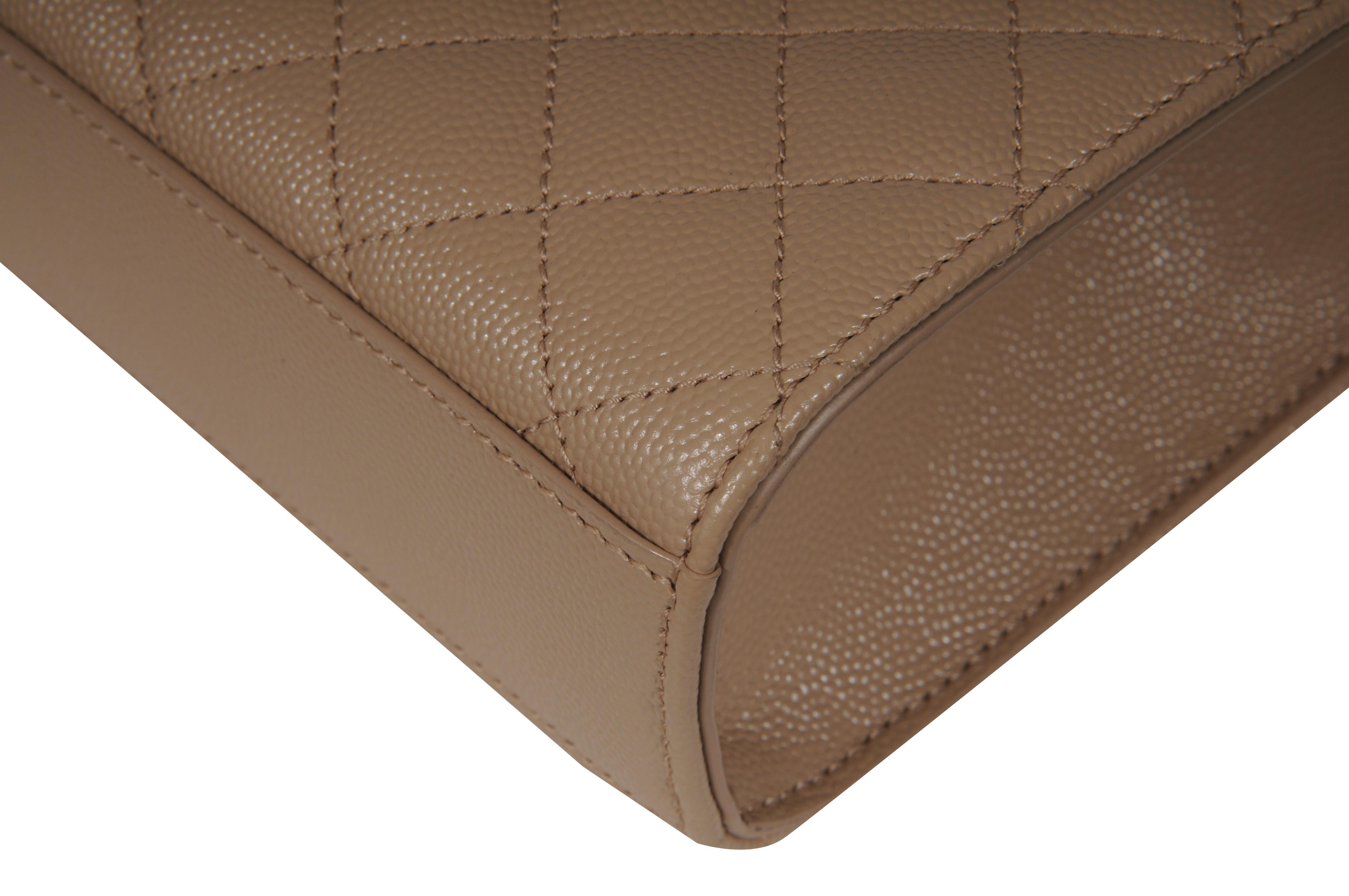 Saint Laurent Womens Envelope Medium Gesteppte Strukturierte Leder Umhängetasche Beige im Angebot 8