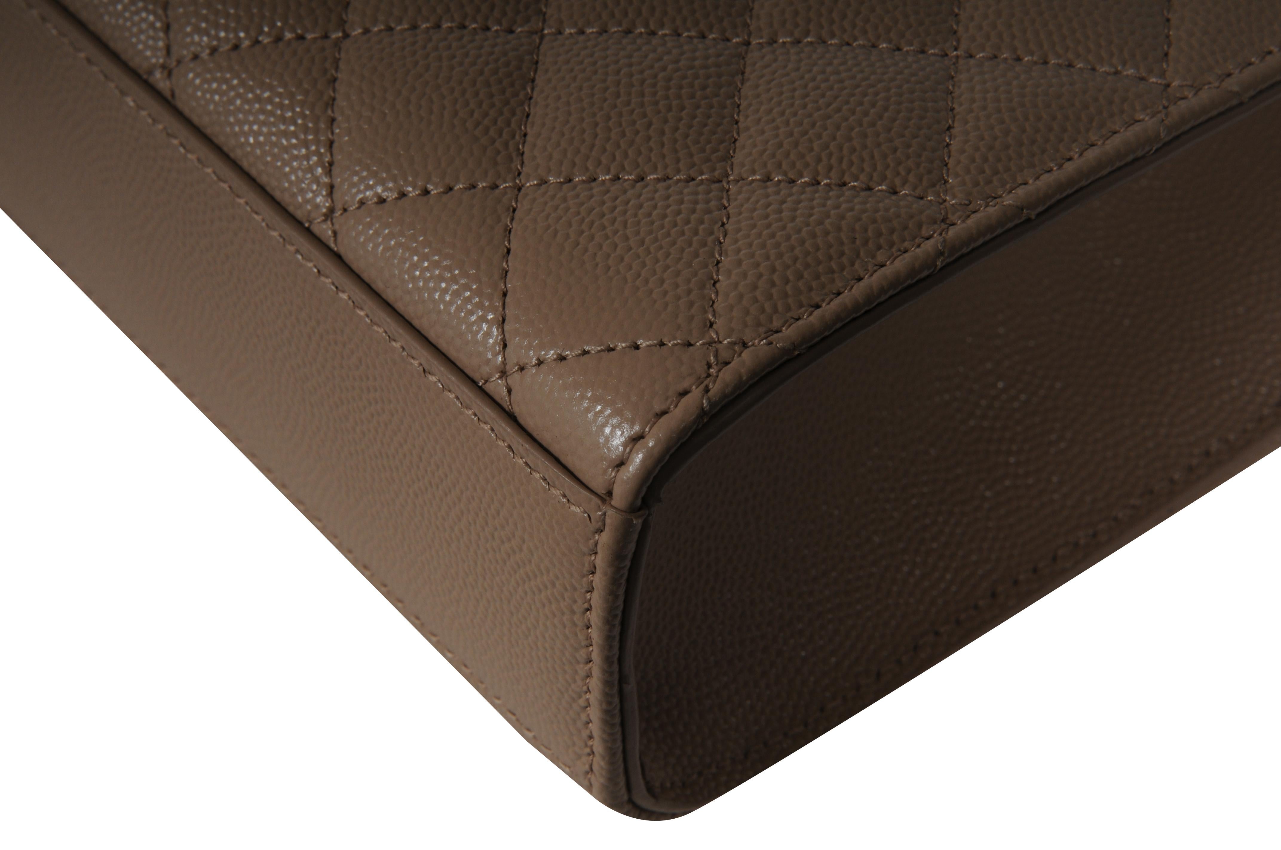 Saint Laurent Womens Envelope Medium Gesteppte Strukturierte Leder Umhängetasche Beige im Angebot 10