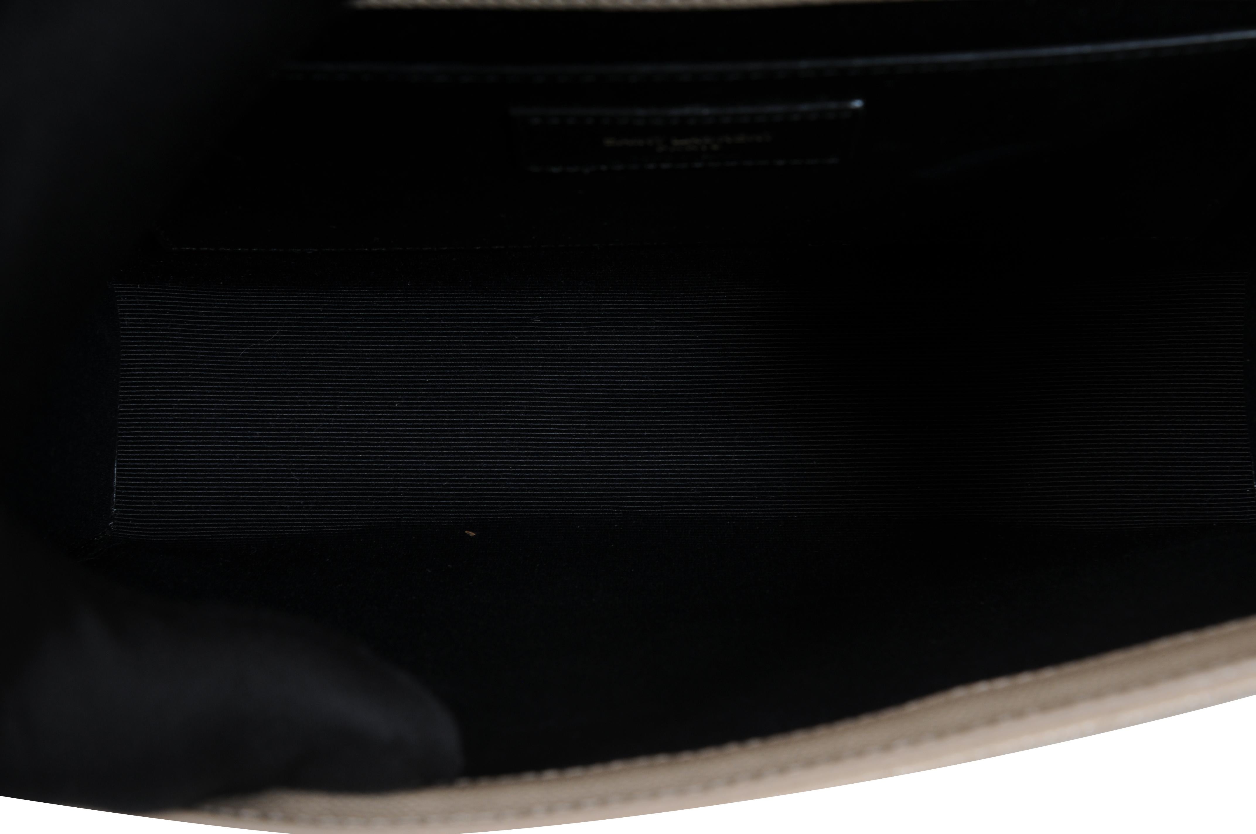 Saint Laurent Womens Envelope Medium Gesteppte Strukturierte Leder Umhängetasche Beige im Angebot 14