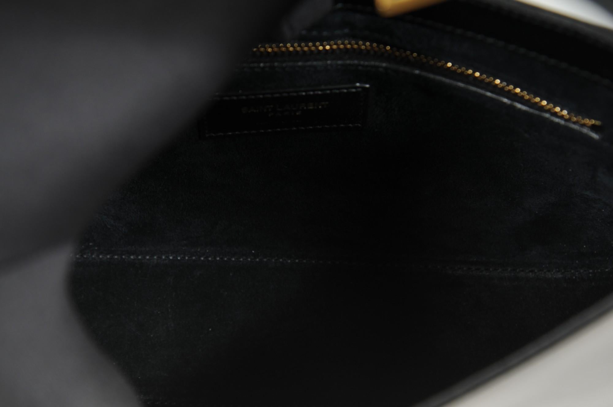 Saint Laurent Womens LE 5 A 7 Borsa a tracolla in pelle liscia nera Oro Logo YSL in vendita 9