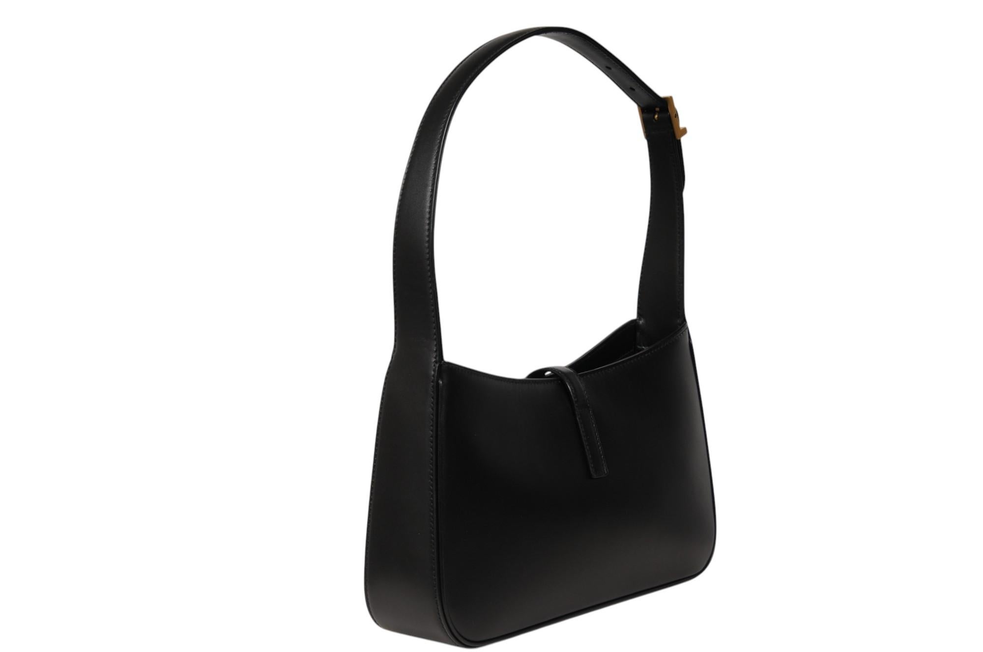 Donna Saint Laurent Womens LE 5 A 7 Borsa a tracolla in pelle liscia nera Oro Logo YSL in vendita