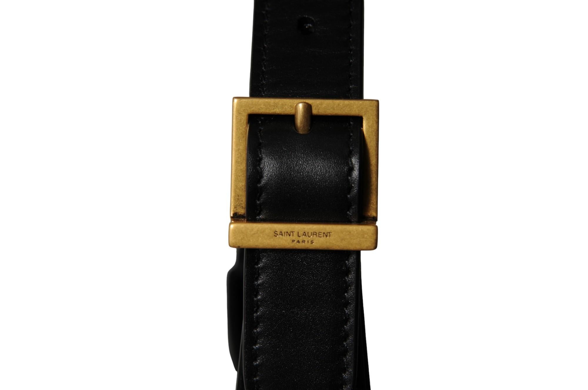 Saint Laurent Womens LE 5 A 7 Borsa a tracolla in pelle liscia nera Oro Logo YSL in vendita 4
