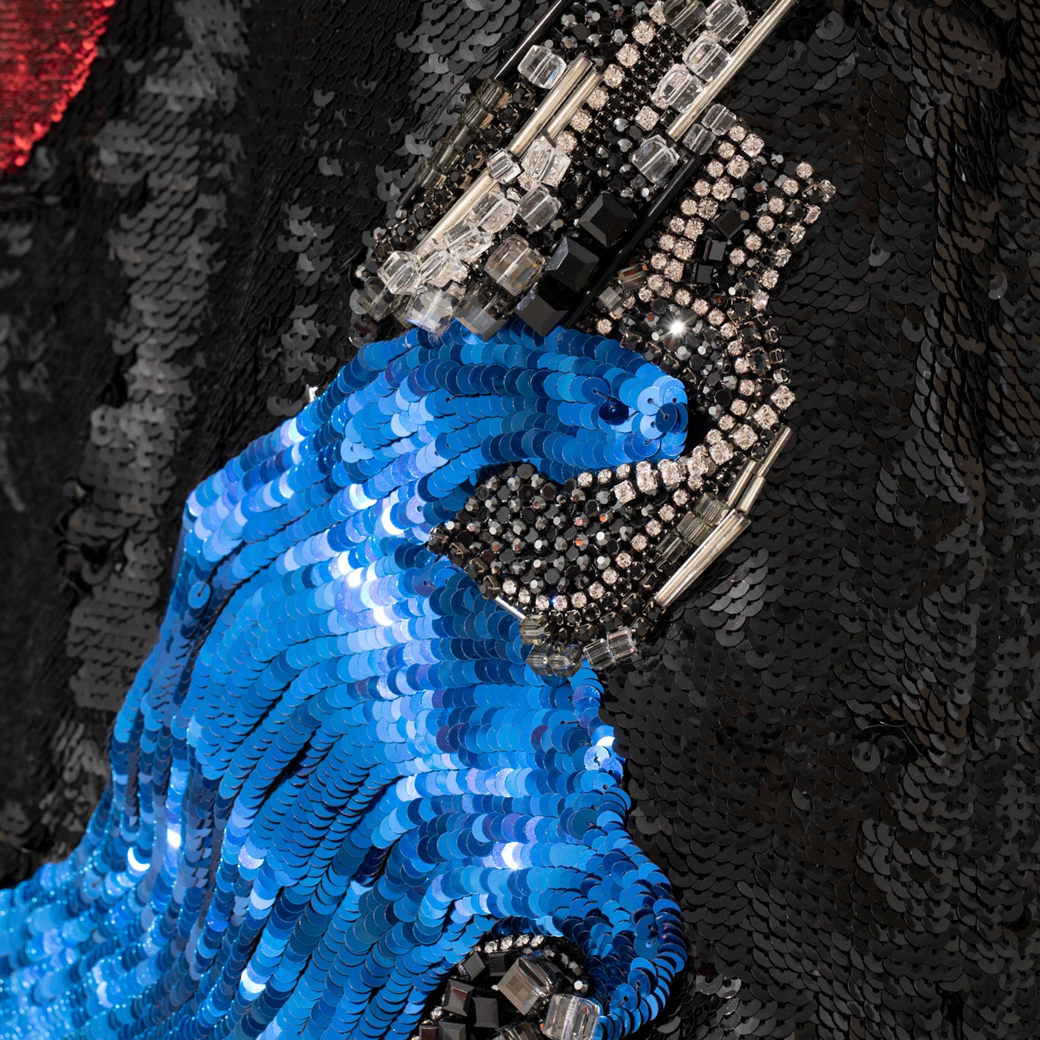Saint Laurent X John Baldessari par Hedi Slimane - Robe courte à sequins, look n°13 en vente 6