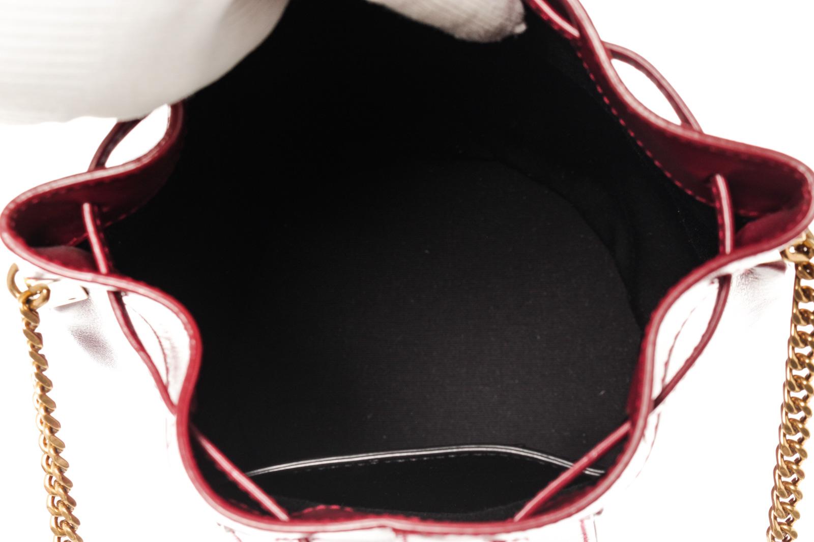 Saint Laurent YSL - Sac seau Talitha en cuir lisse bordeaux en vente 1