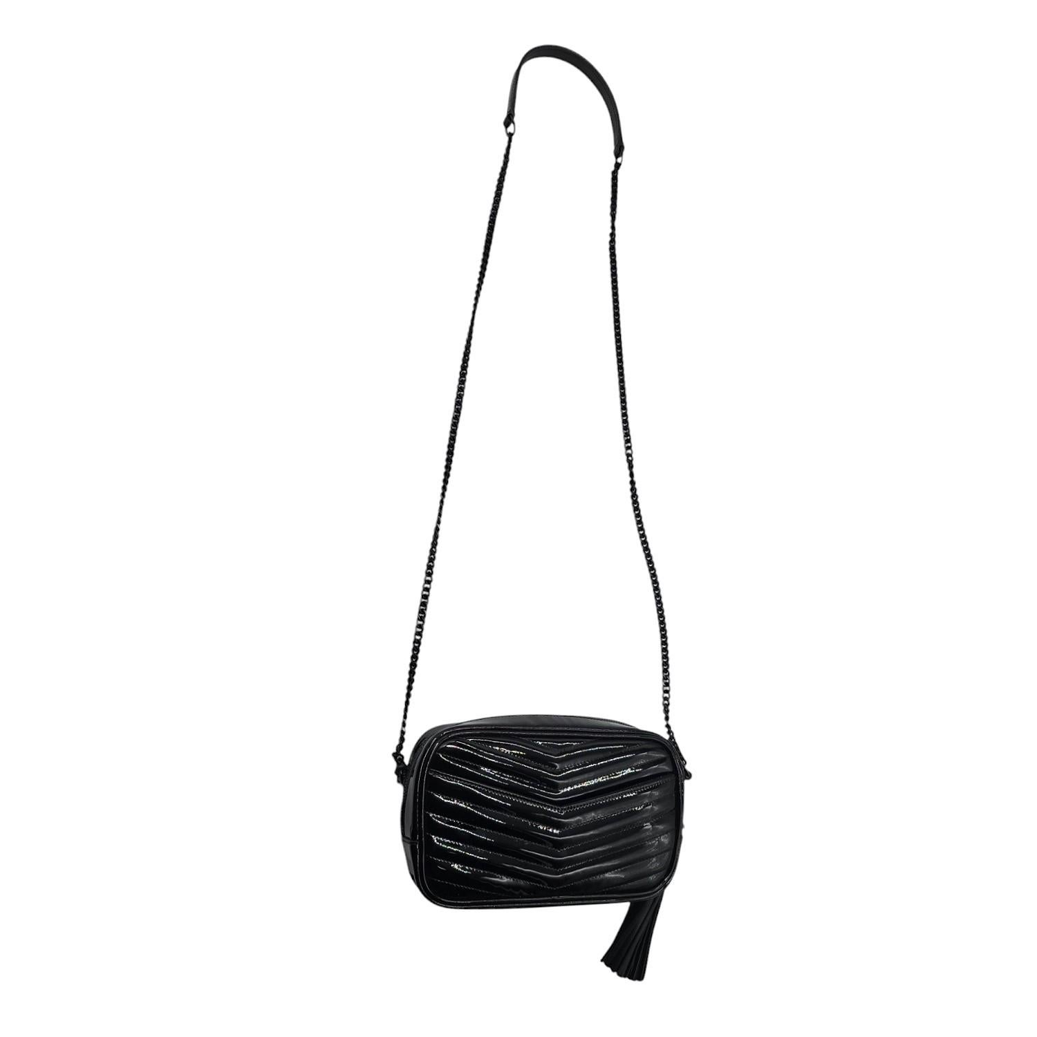 Saint Laurent YSL Chevron Quilted Patent Lou Camera Crossbody In Good Condition For Sale In Scottsdale, AZ