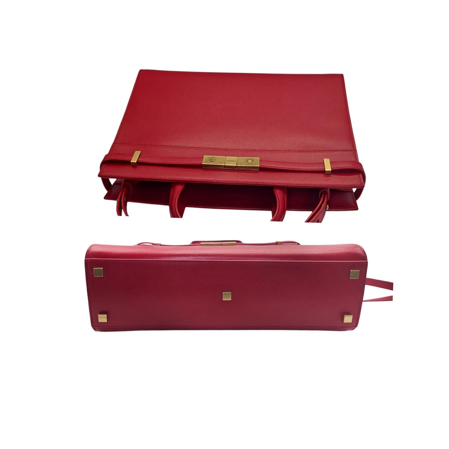 Donna Saint Laurent YSL Tote Manhattan piccola con manico superiore in vendita