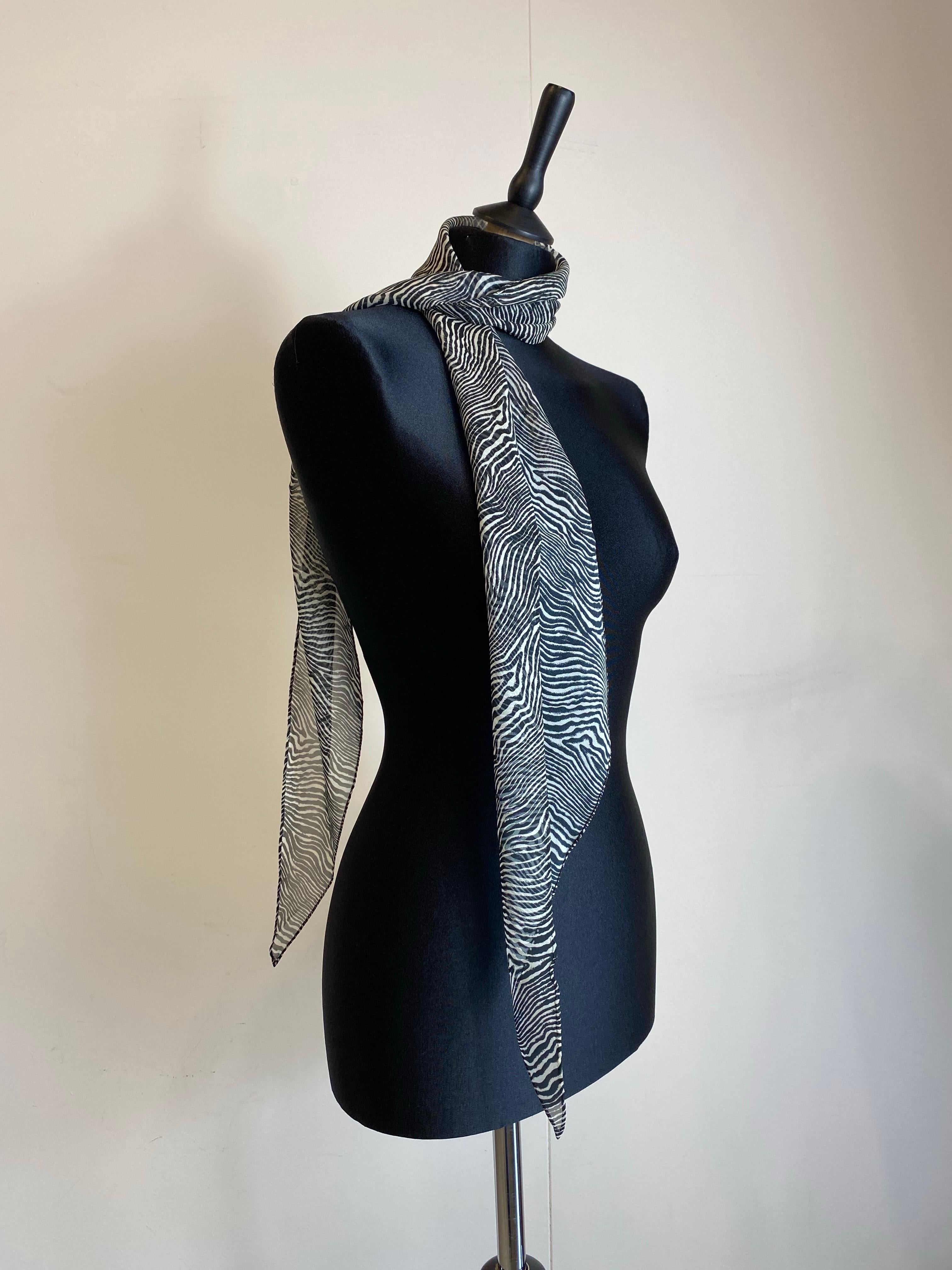 Foulard de seda de cebra Saint Laurent en Nuevo estado para la venta en Carnate, IT