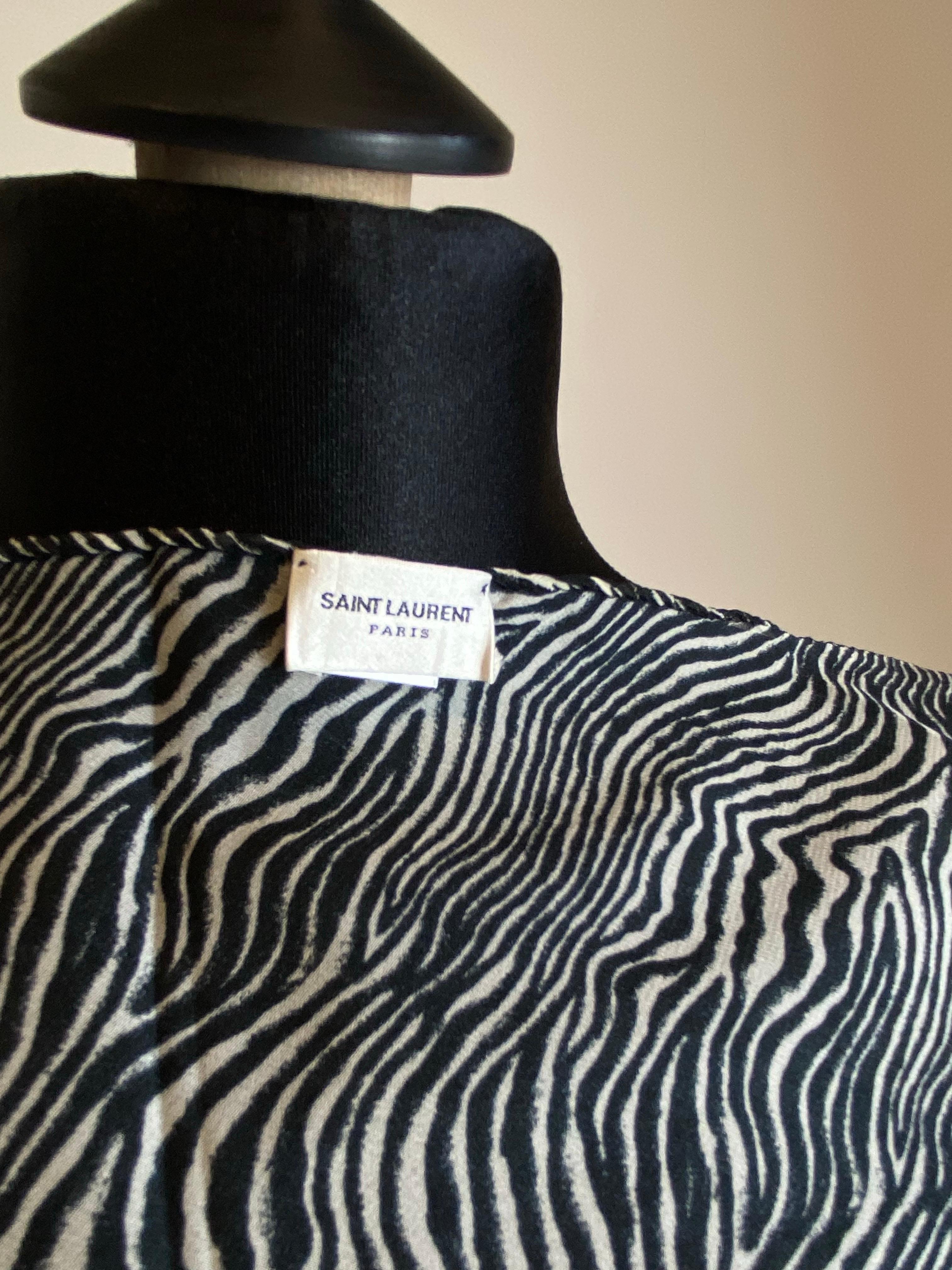 Femenino o masculino Foulard de seda de cebra Saint Laurent en venta