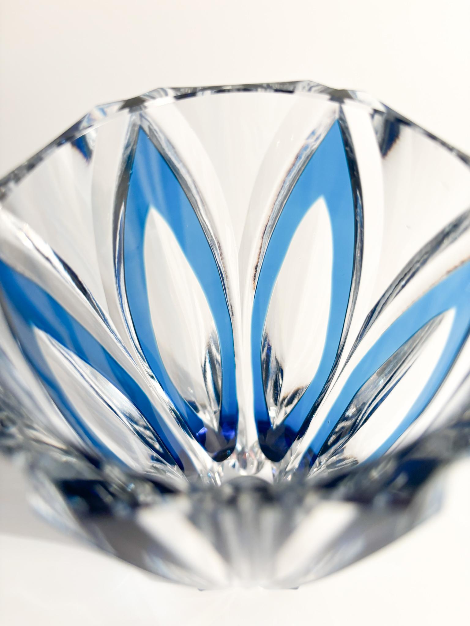 Vase français bleu en cristal de Saint-Louis des années 1940 en vente 4