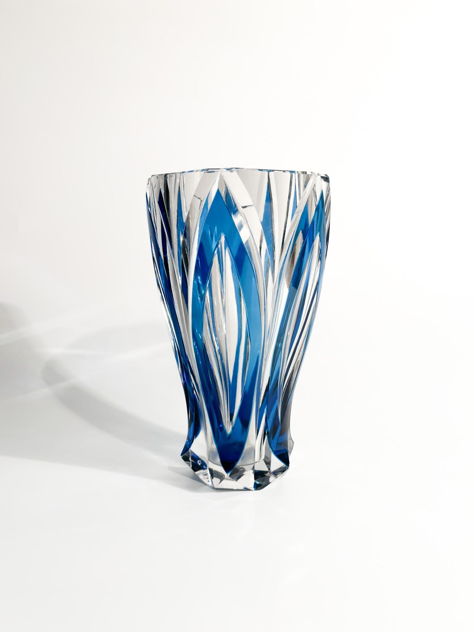 Blue French crystal vase, made by Saint-Louis in the 1940s

Ø 10,5 cm h 17,5 cm

Saint-Louis is a French crystal manufacturer known for its exquisite, high-quality crystal items. Founded in 1586, it has a rich history of producing crystal pieces for