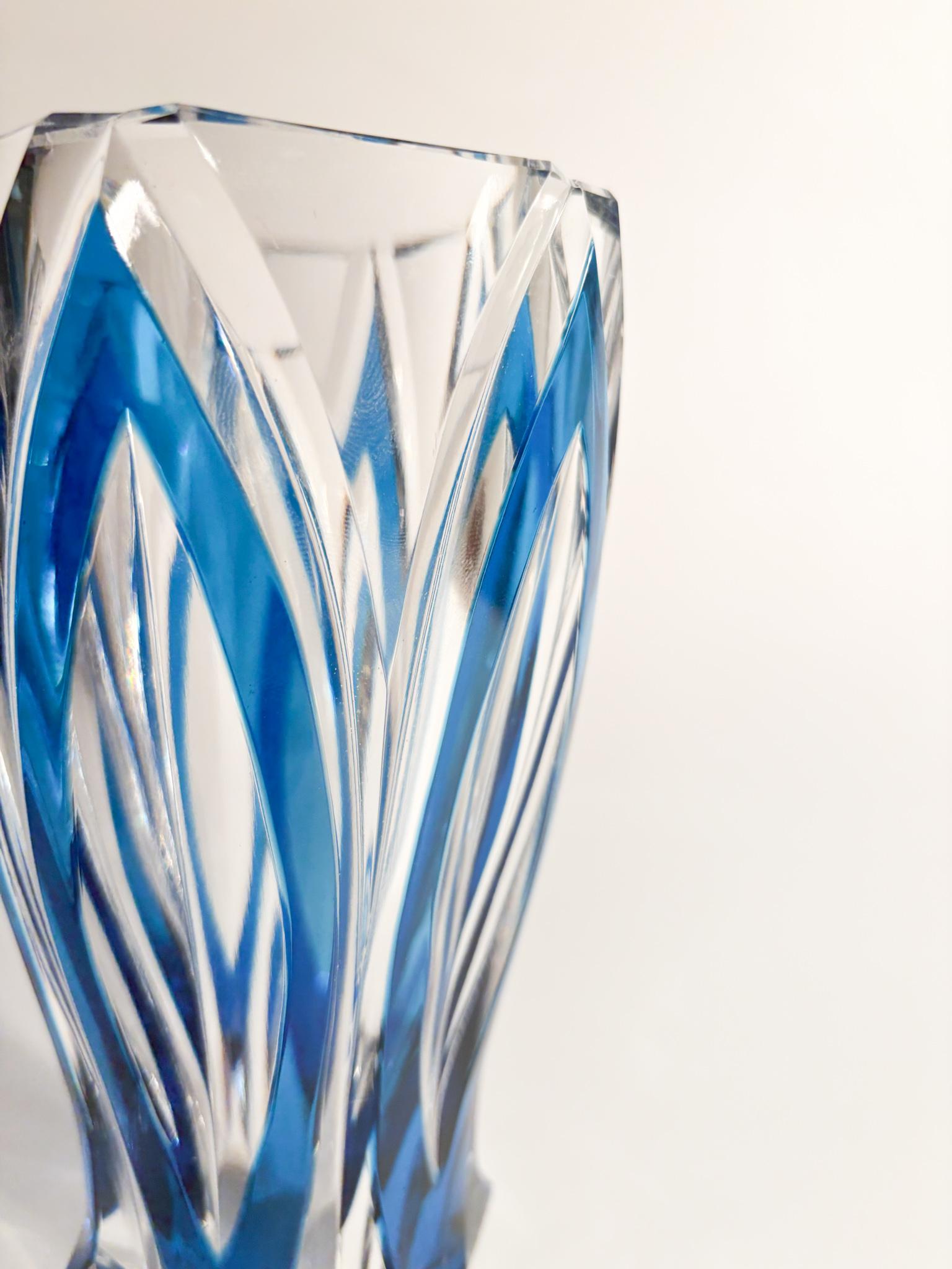 Cristal Vase français bleu en cristal de Saint-Louis des années 1940 en vente