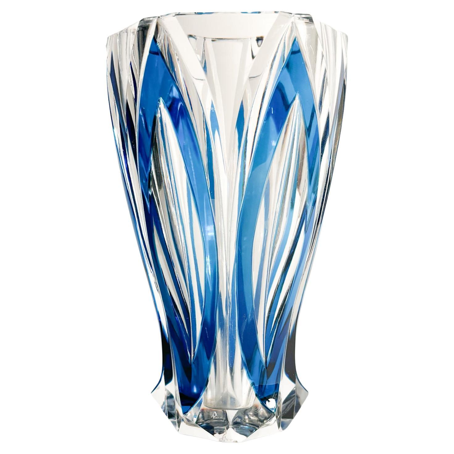 Vase français bleu en cristal de Saint-Louis des années 1940 en vente