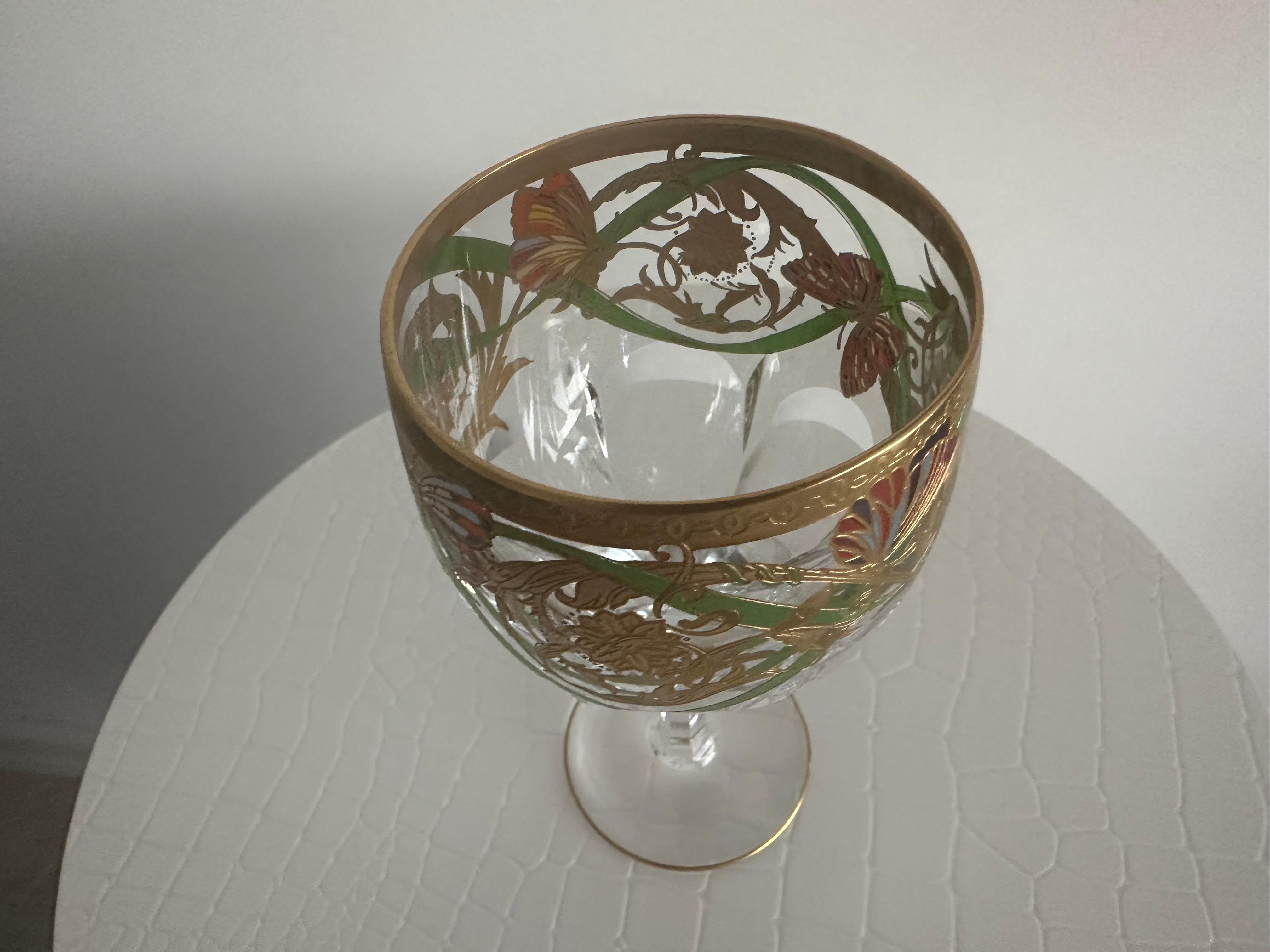 Saint-Louis Schmetterling Weinkristallglas Maßgefertigtes Design, vergoldet, Lagerware im Angebot 3
