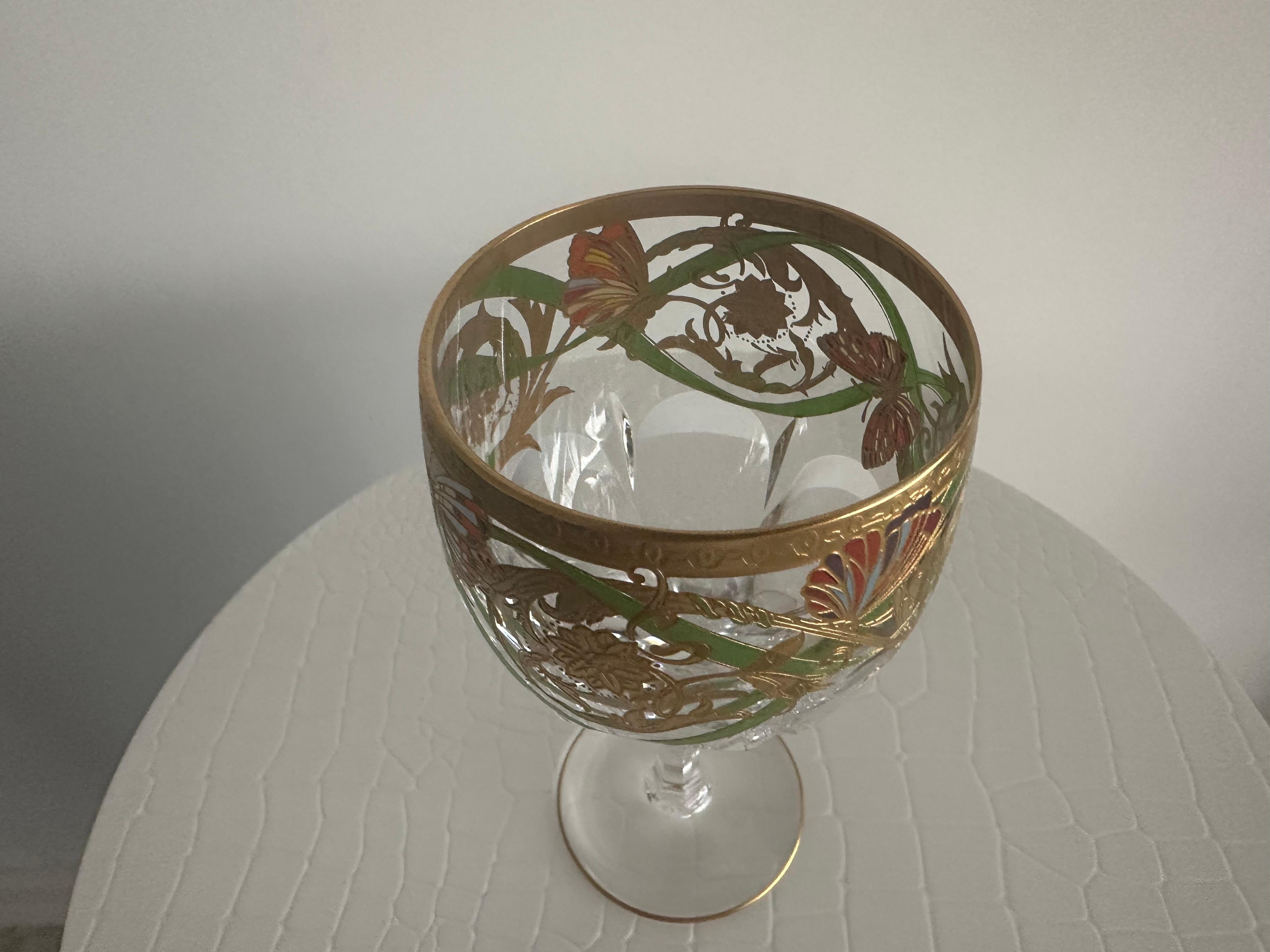 Saint-Louis Schmetterling Weinkristallglas Maßgefertigtes Design, vergoldet, Lagerware (21. Jahrhundert und zeitgenössisch) im Angebot