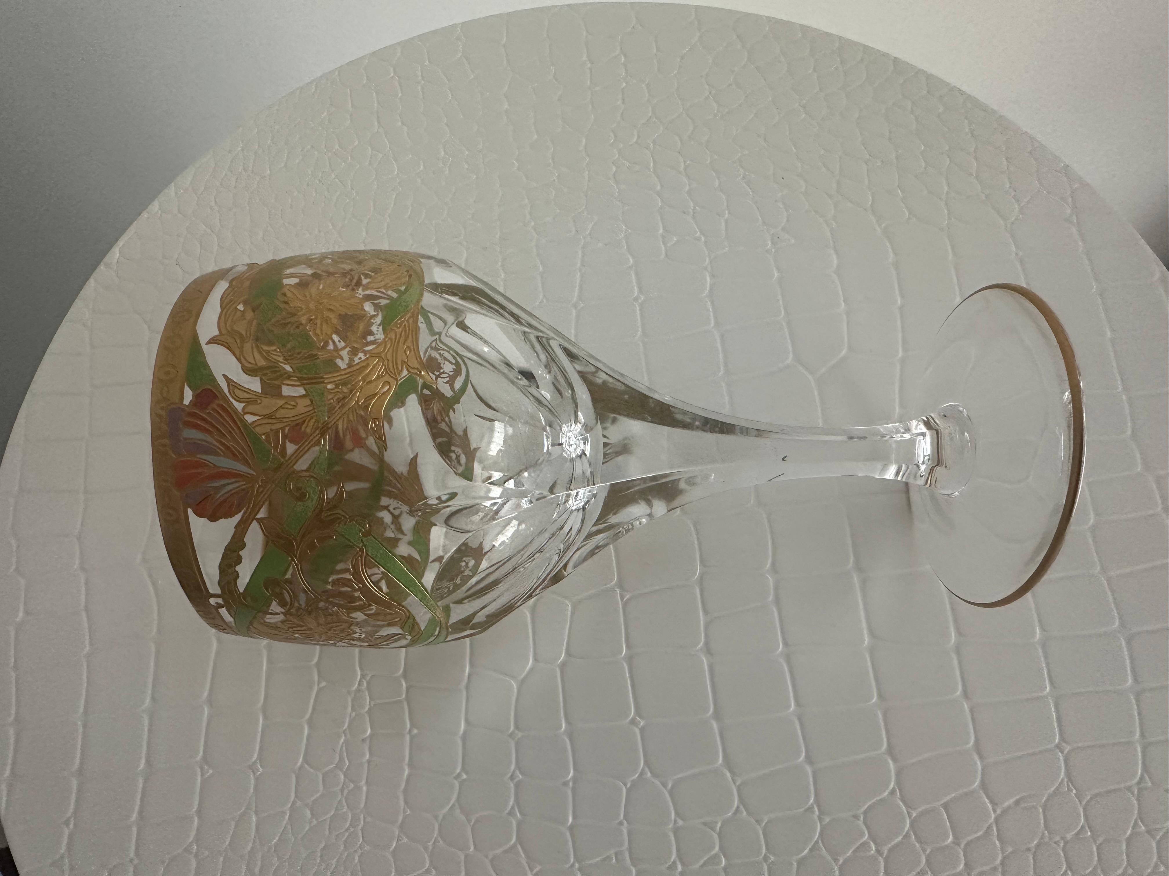 Saint-Louis Schmetterling Weinkristallglas Maßgefertigtes Design, vergoldet, Lagerware im Angebot 1
