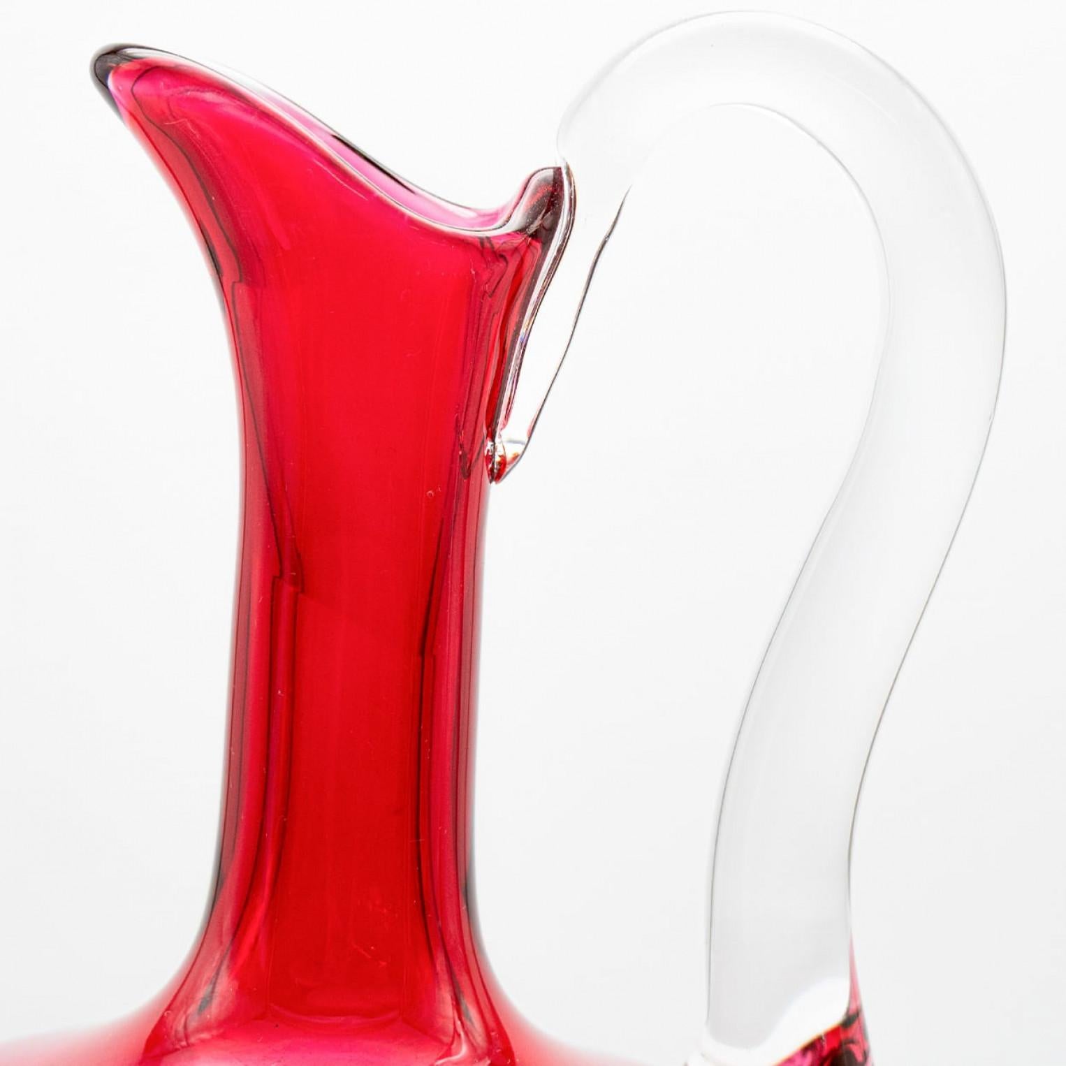 Mid-Century moderno Caraffa Saint Louis, Cristallo rosso trasparente, Francia in vendita