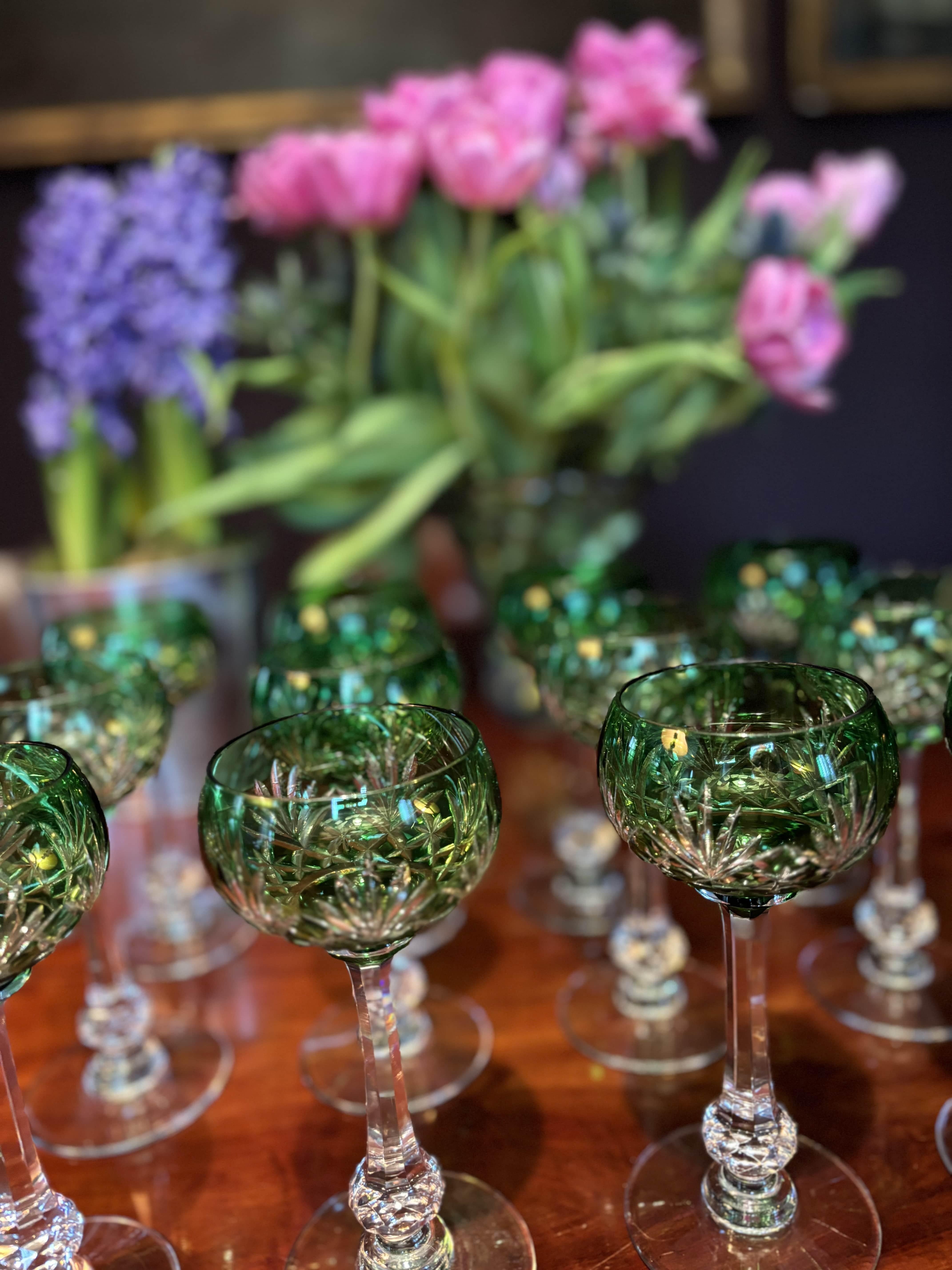 XX secolo Saint Louis cristallerie, Set di 12 bicchieri da vino in cristallo, modello Greene & Greene in vendita