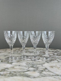 Saint Louis Crystal Glassware Set, Chantilly Model (26 Pieces), 20th Century