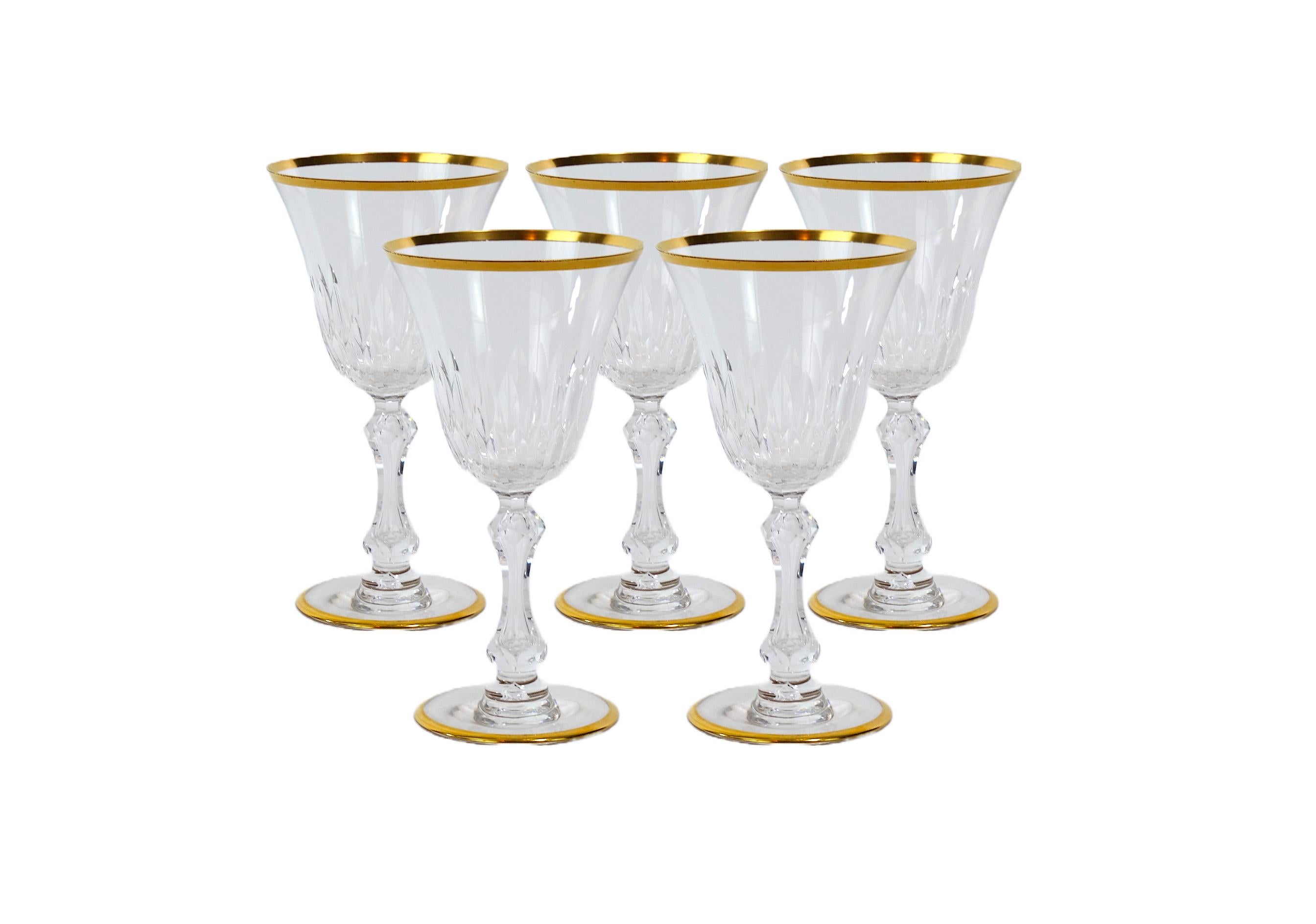 Cristal Service d'argenterie de table à bordure dorée en cristal de Saint Louis / 12 personnes en vente