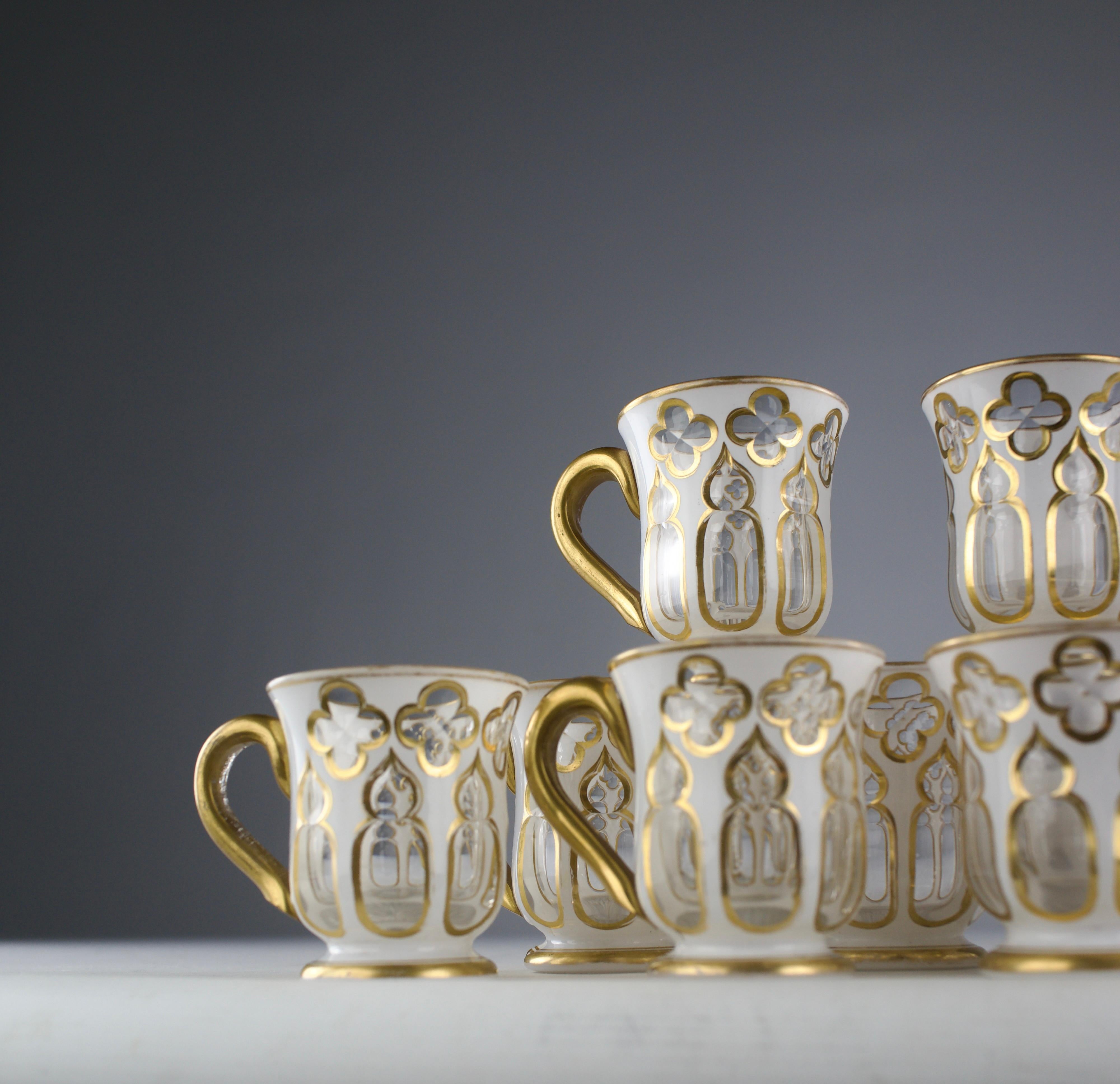 Saint-Louis, Kristall-Overlay-Couchtisch (12), Frankreich 1800er Jahre (Empire) im Angebot