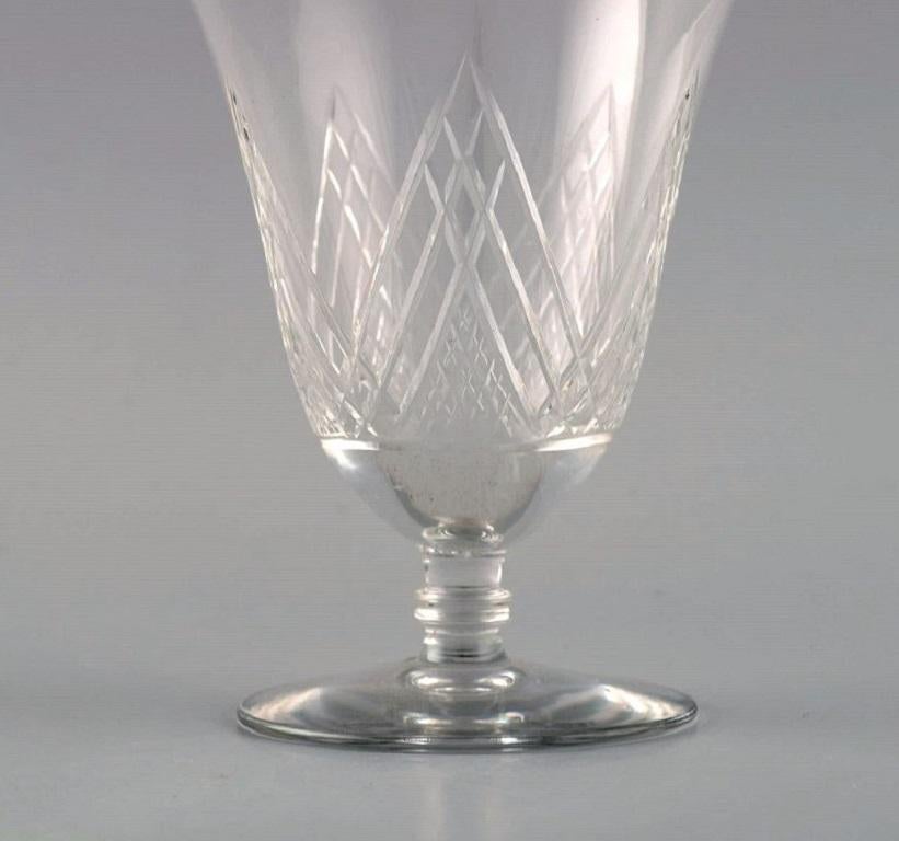 Saint-Louis, France, Eight Sherry and Wine Glasses in Clear Crystal Glass In Good Condition For Sale In Copenhagen, DK