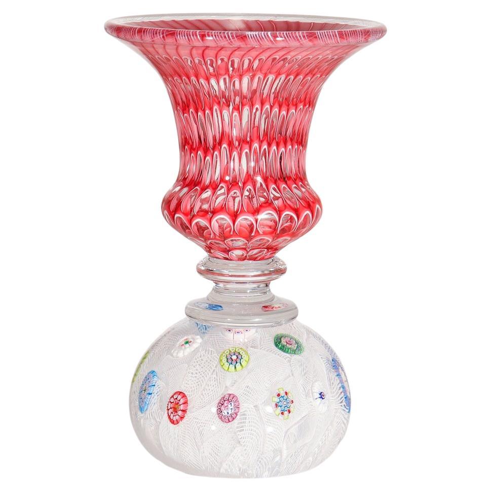 Vaso fermacarte o portapenne in vetro Saint Louis a nido d'ape e millefiori in vendita