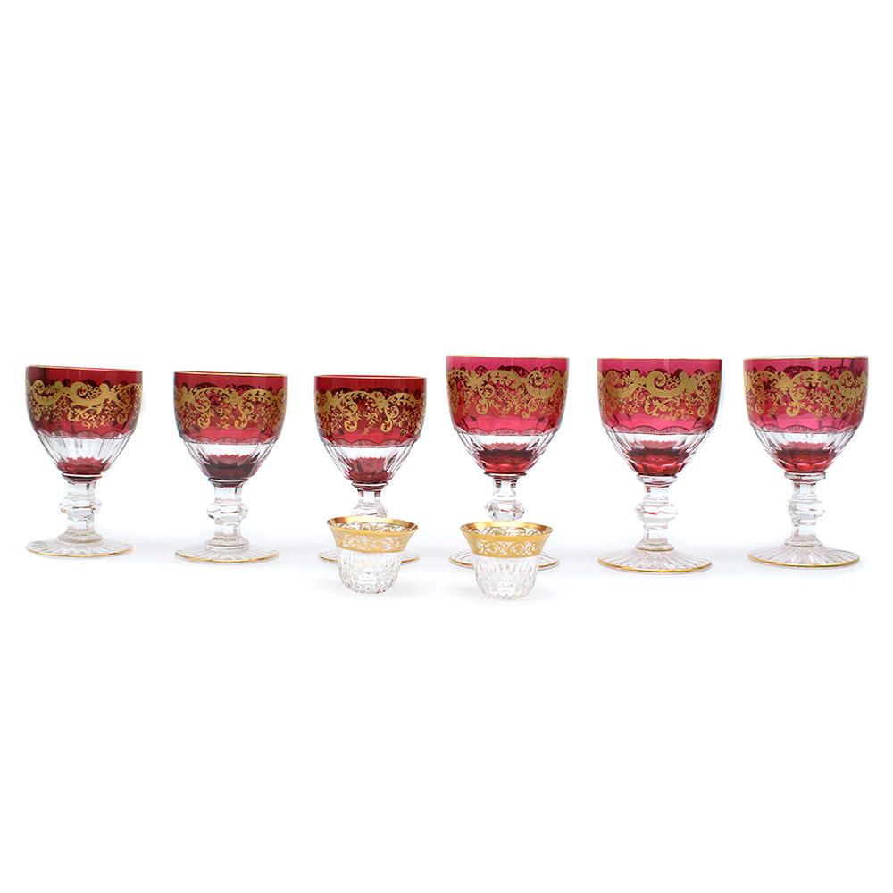 Saint-Louis Set of 6 Trianon Wine Glasses & Two Thistle Coffee Cups .  RRP £5700

Saint-Louis Trianon Footed red Wine glasses. Three large ones, three smaller ones and two small glasses. 

Please note, these items are pre-owned and may show signs of