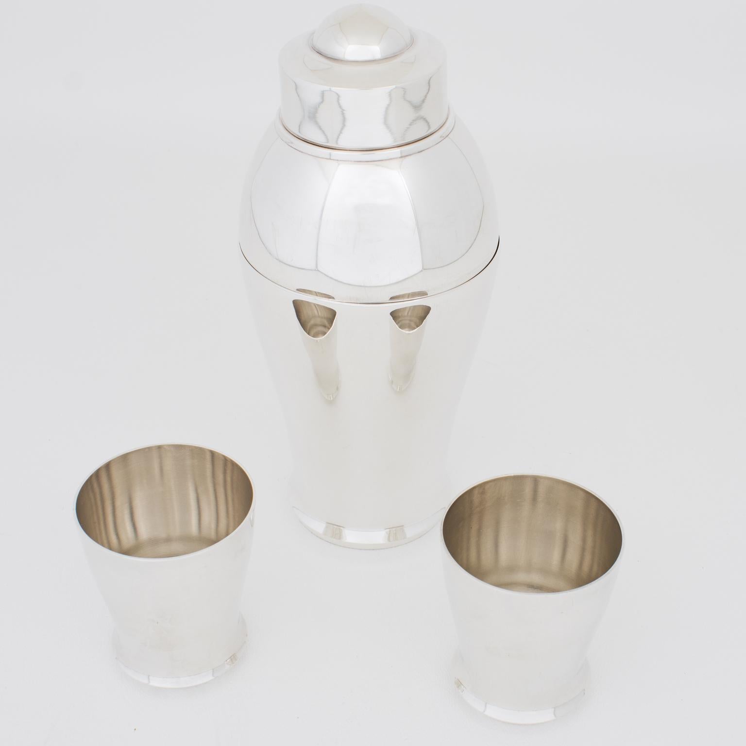 Coctelera y copas de un solo trago en plata Art Déco Saint Medard en Excelente estado para la venta en Atlanta, GA