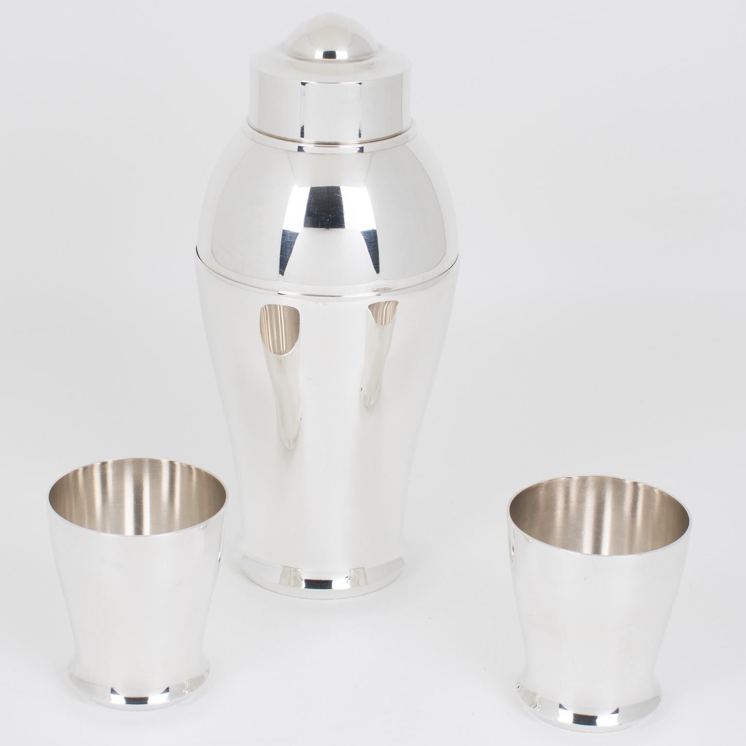 Coctelera y copas de un solo trago en plata Art Déco Saint Medard mediados del siglo XX en venta