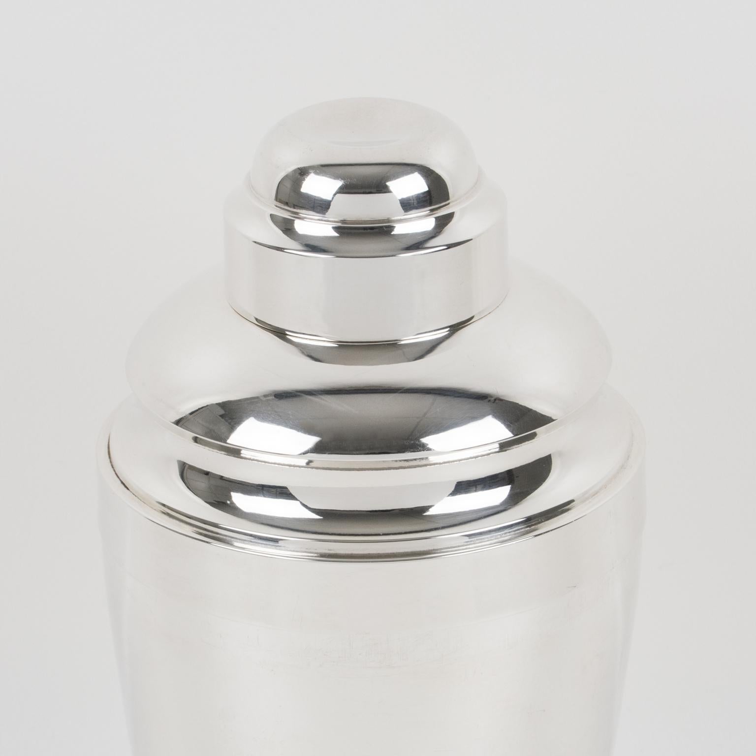 Mid-20th Century Saint Medard Art Deco Silver Plate Cocktail Shaker with Squeezer, circa 1940 For Sale