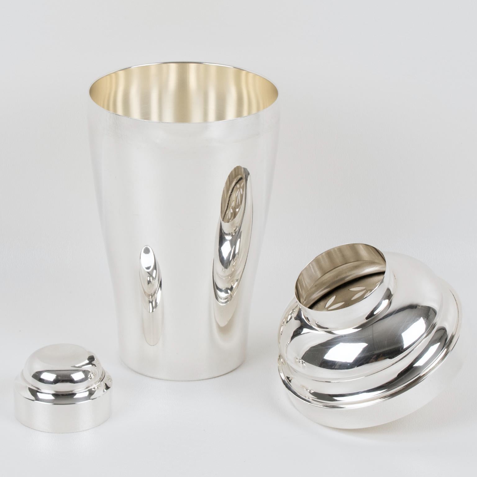 Saint Medard Art Deco Silver Plate Cocktail Shaker with Squeezer, circa 1940 For Sale 1