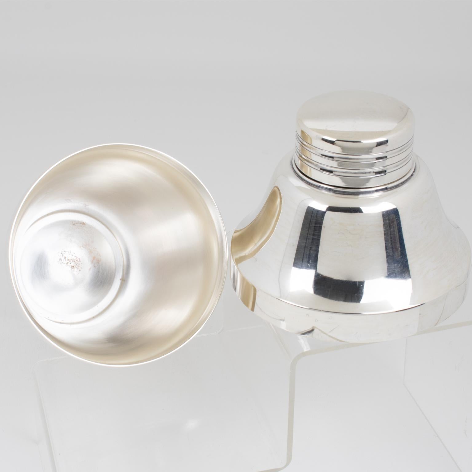 Saint Medard Le Chardon, Art Deco Silver Plate Cocktail Shaker, circa 1940 In Good Condition For Sale In Atlanta, GA