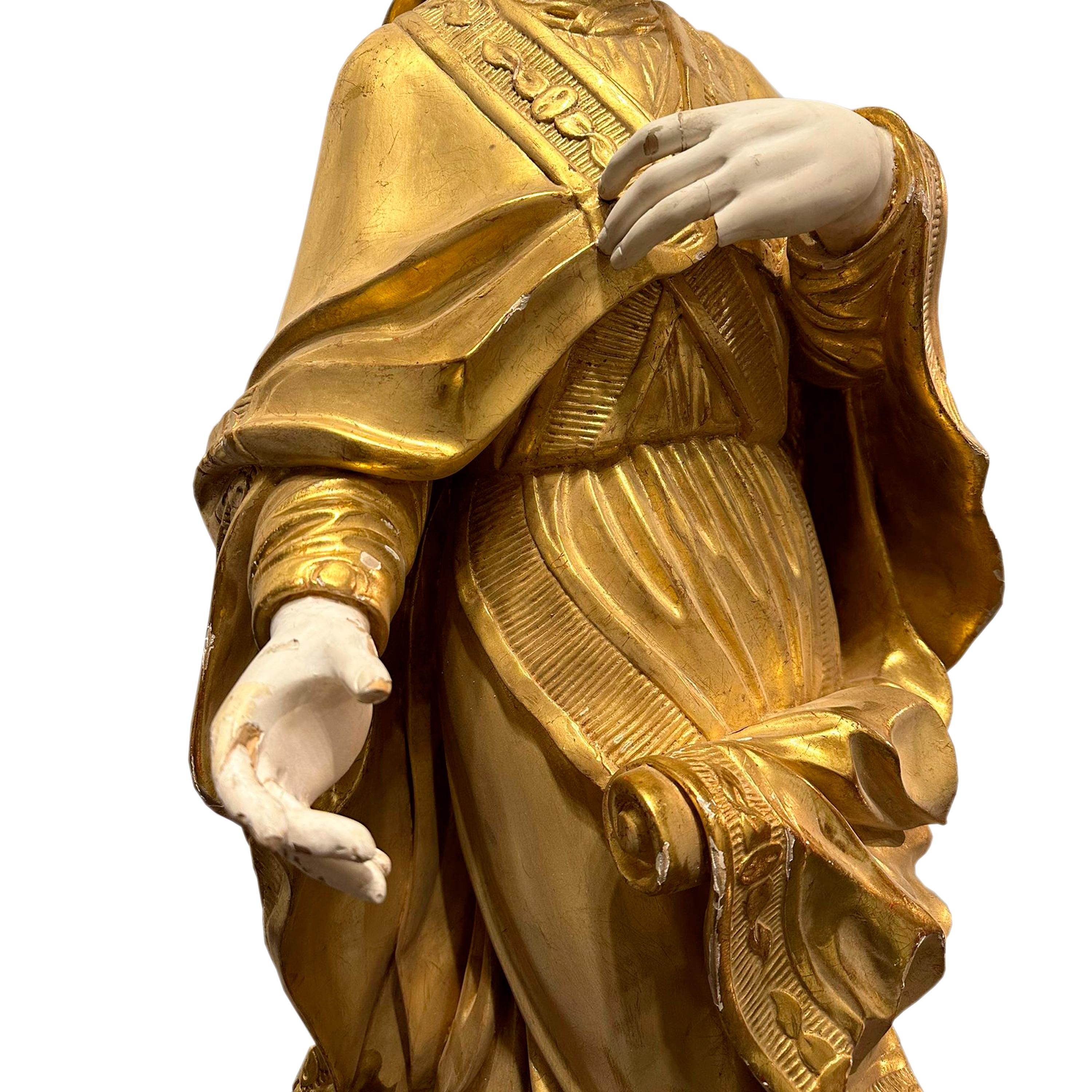Sculpture sculptée à la main de Saint Nicolas de Bari avec feuille d'or, France, 19ème siècle Bon état - En vente à Madrid, ES