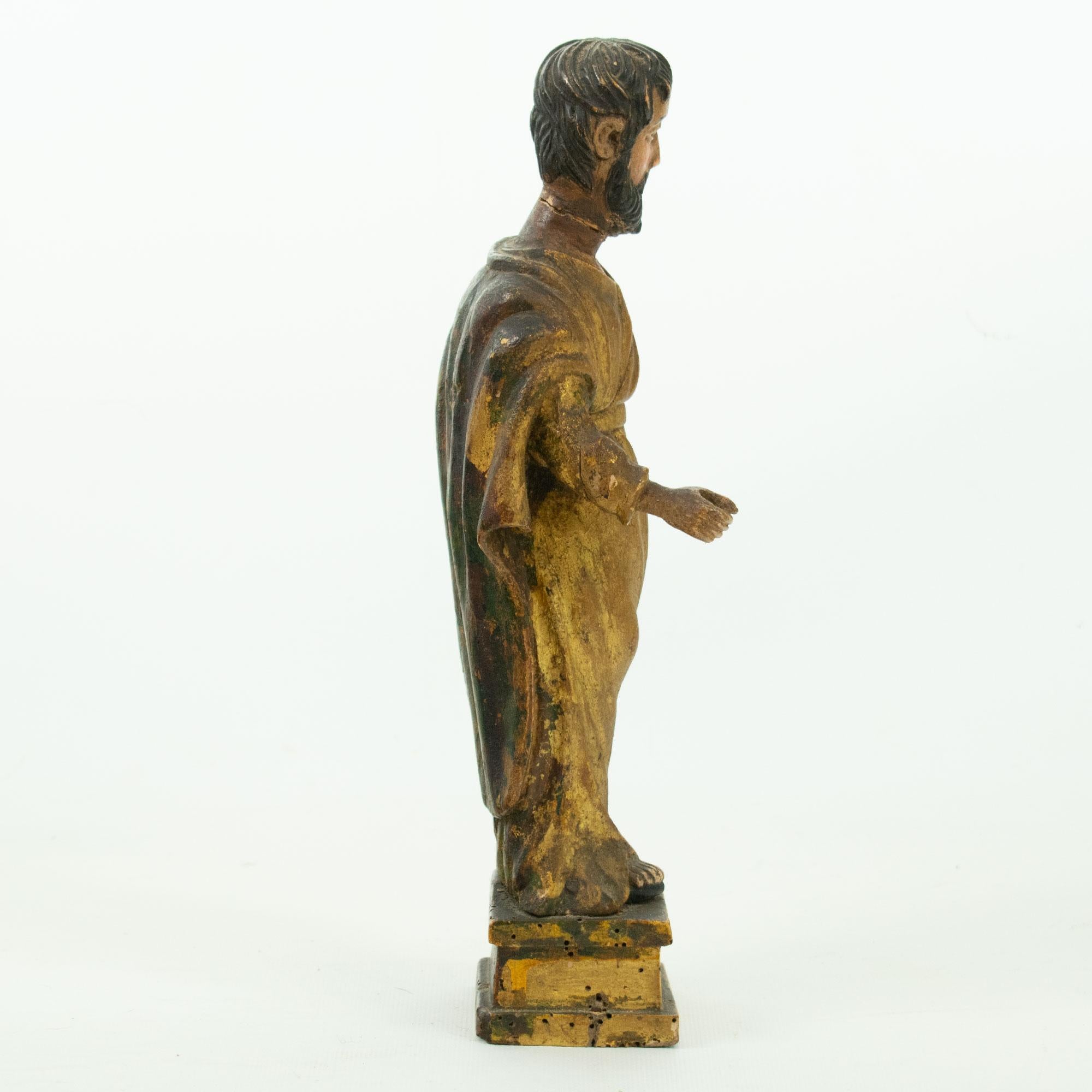 SAINT PAUL: Statuette aus geschnitztem und vergoldetem polychromem Holz, spätes 18. Jahrhundert (Europäisch) im Angebot