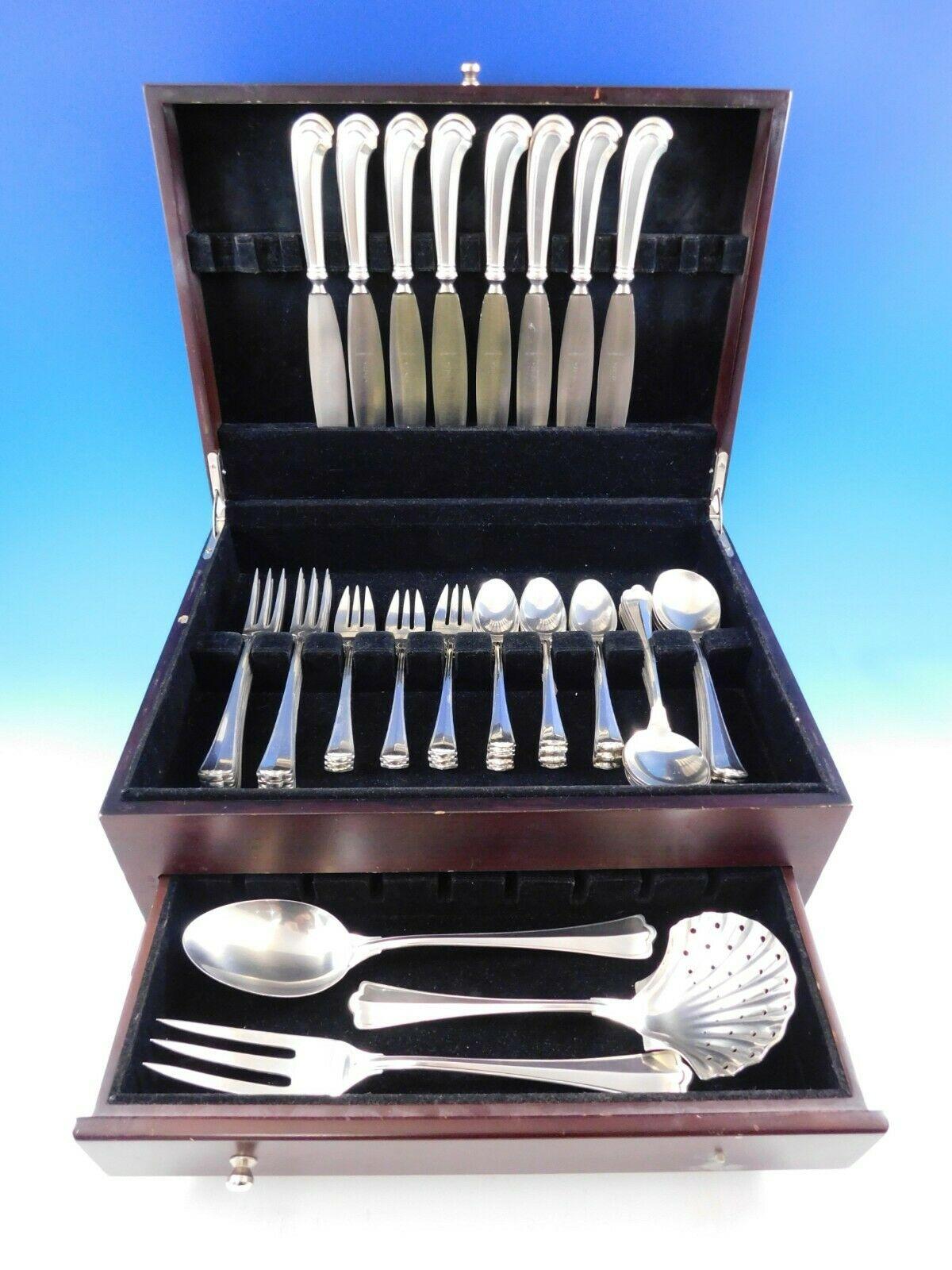 The house of Buccellati is one of the world's premier silversmiths.

Superb dinner size saint mark by Buccellati Italy sterling silver flatware set, 51 pieces. This set includes:

8 dinner size knives, 10