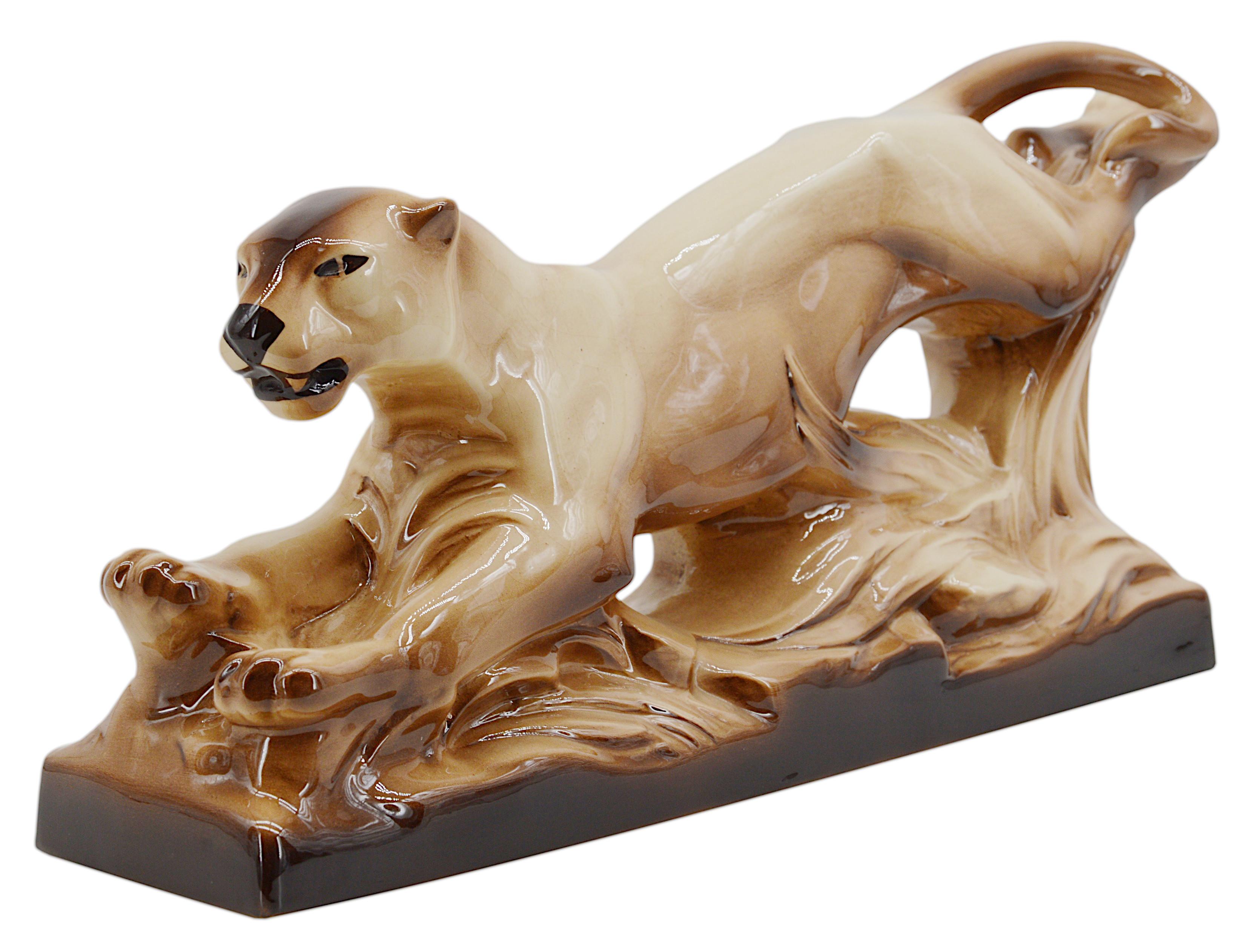 Französischer Art-Déco-Panther aus Keramik in Sainte-Radegonde, Frankreich. Breite: 19.6